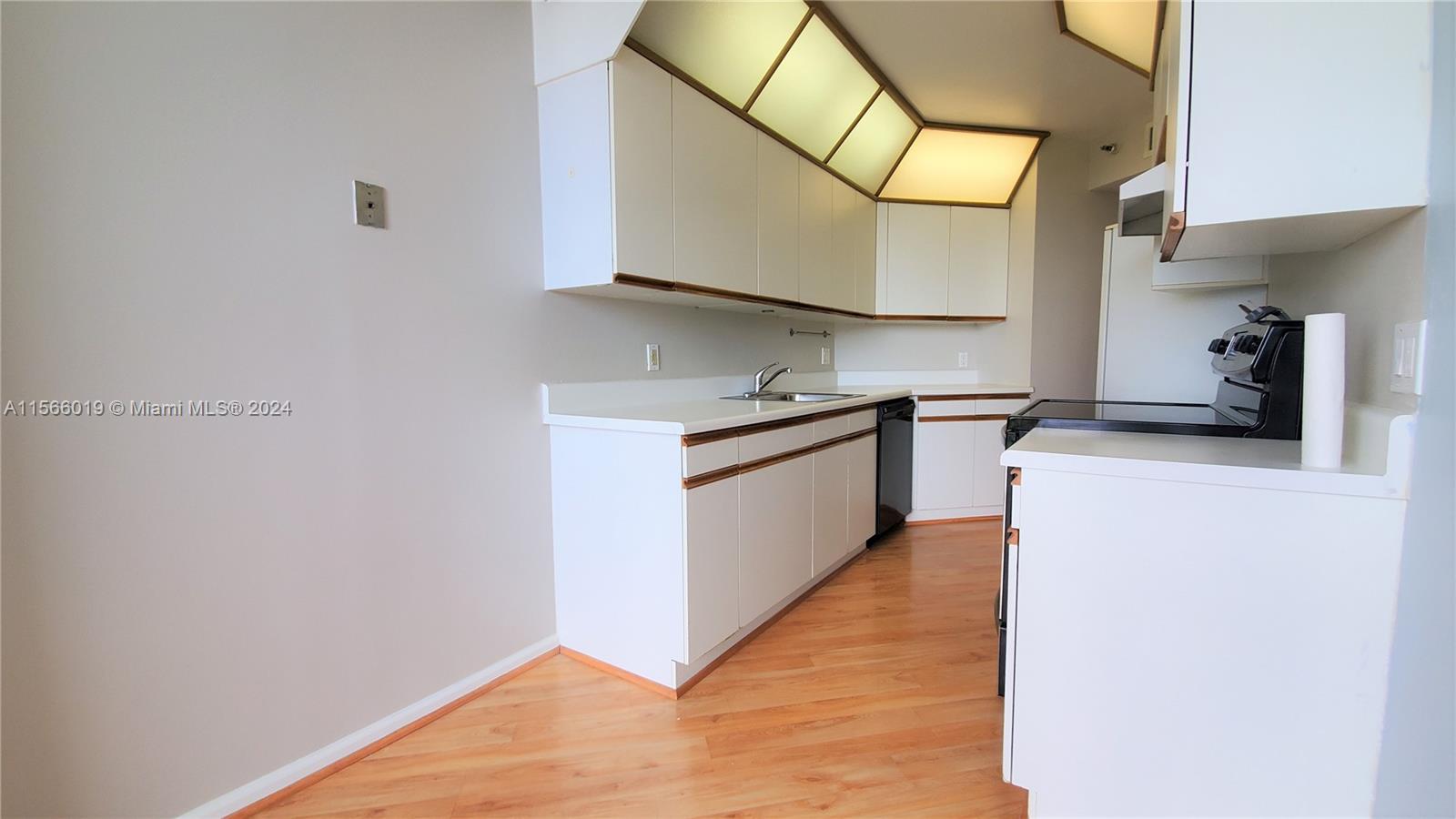 3610 Yacht Club Dr 510, Aventura, Florida 33180, 2 Bedrooms Bedrooms, ,2 BathroomsBathrooms,Residentiallease,For Rent,3610 Yacht Club Dr 510,A11566019