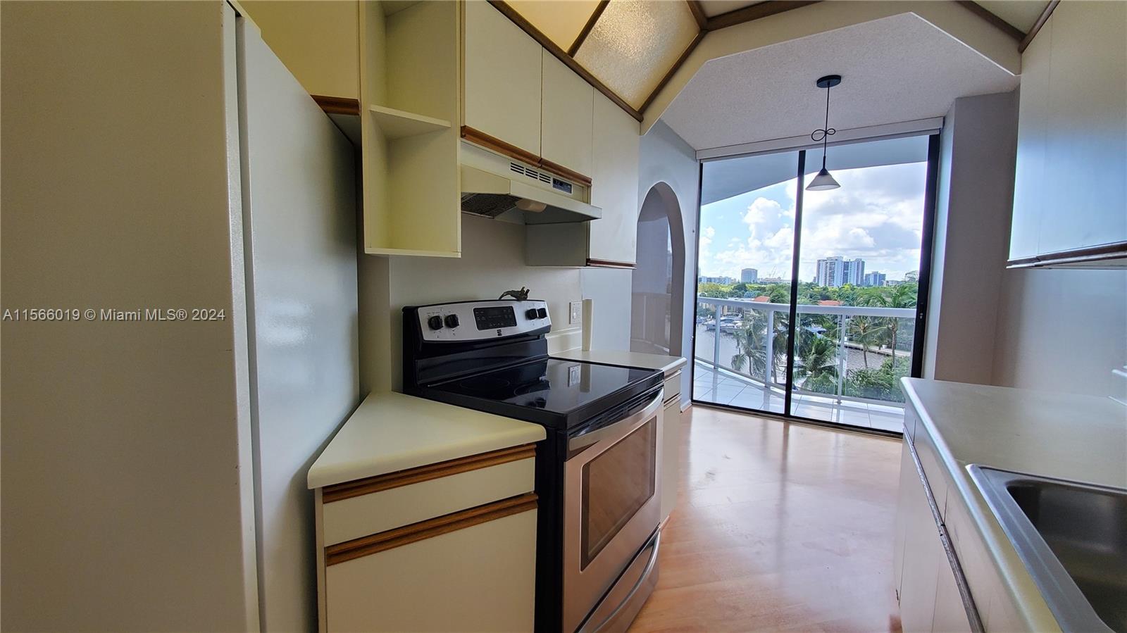 3610 Yacht Club Dr 510, Aventura, Florida 33180, 2 Bedrooms Bedrooms, ,2 BathroomsBathrooms,Residentiallease,For Rent,3610 Yacht Club Dr 510,A11566019