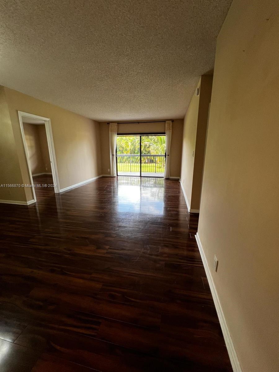 1301 NE 7th St 112, Hallandale Beach, Florida 33009, 2 Bedrooms Bedrooms, ,2 BathroomsBathrooms,Residentiallease,For Rent,1301 NE 7th St 112,A11566870