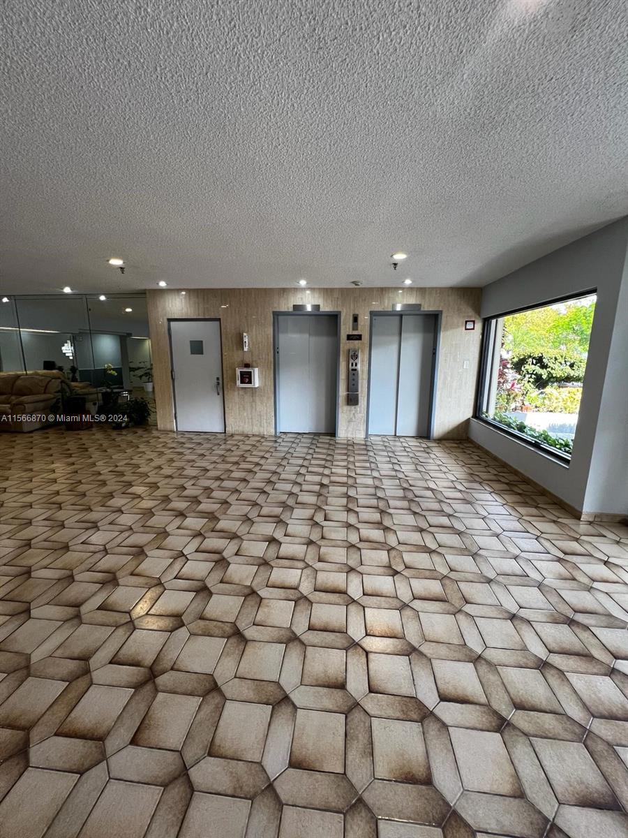 1301 NE 7th St 112, Hallandale Beach, Florida 33009, 2 Bedrooms Bedrooms, ,2 BathroomsBathrooms,Residentiallease,For Rent,1301 NE 7th St 112,A11566870