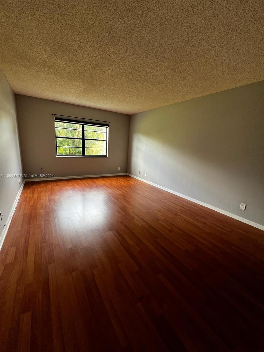 1301 NE 7th St 112, Hallandale Beach, Florida 33009, 2 Bedrooms Bedrooms, ,2 BathroomsBathrooms,Residentiallease,For Rent,1301 NE 7th St 112,A11566870