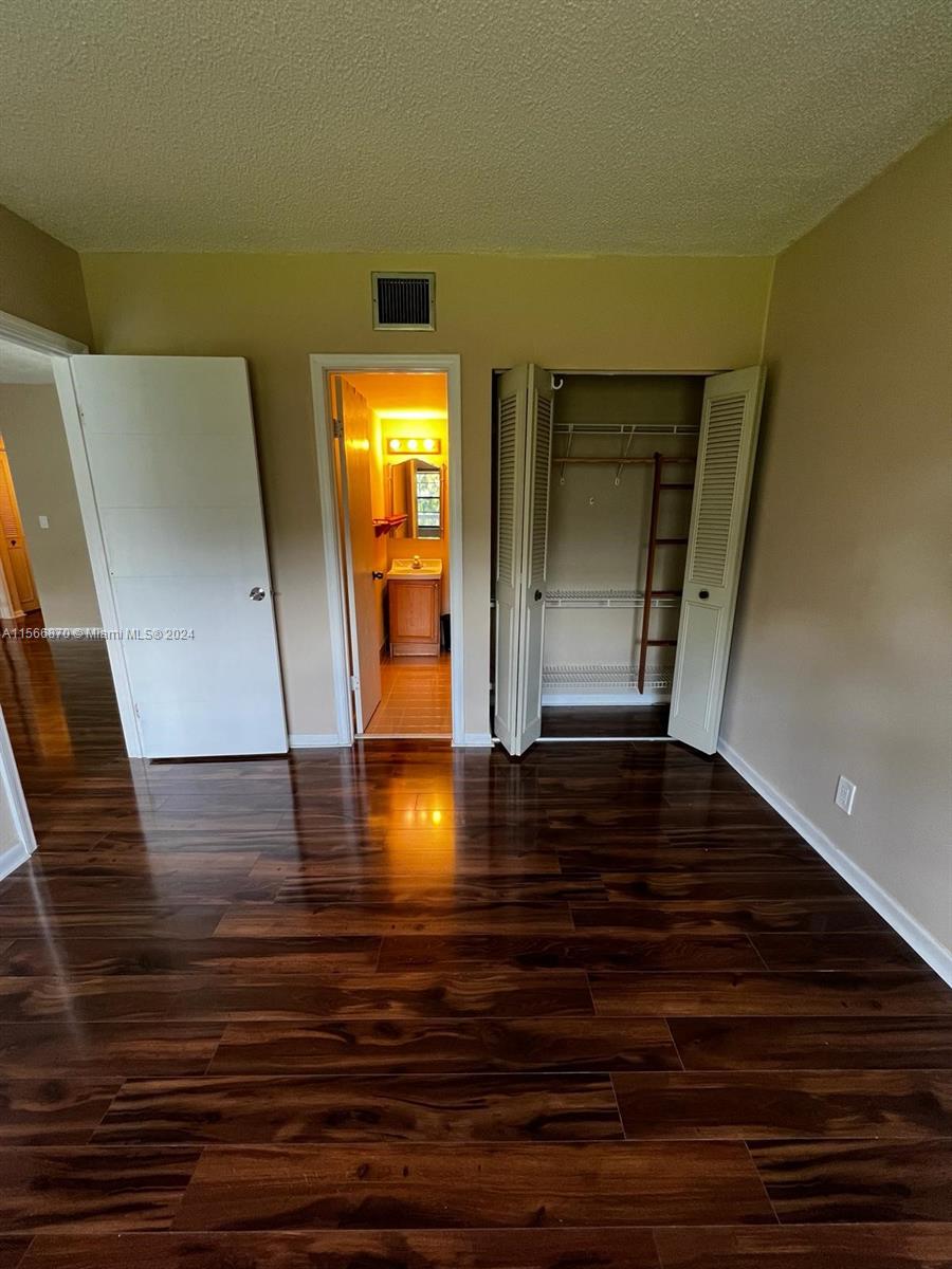 1301 NE 7th St 112, Hallandale Beach, Florida 33009, 2 Bedrooms Bedrooms, ,2 BathroomsBathrooms,Residentiallease,For Rent,1301 NE 7th St 112,A11566870