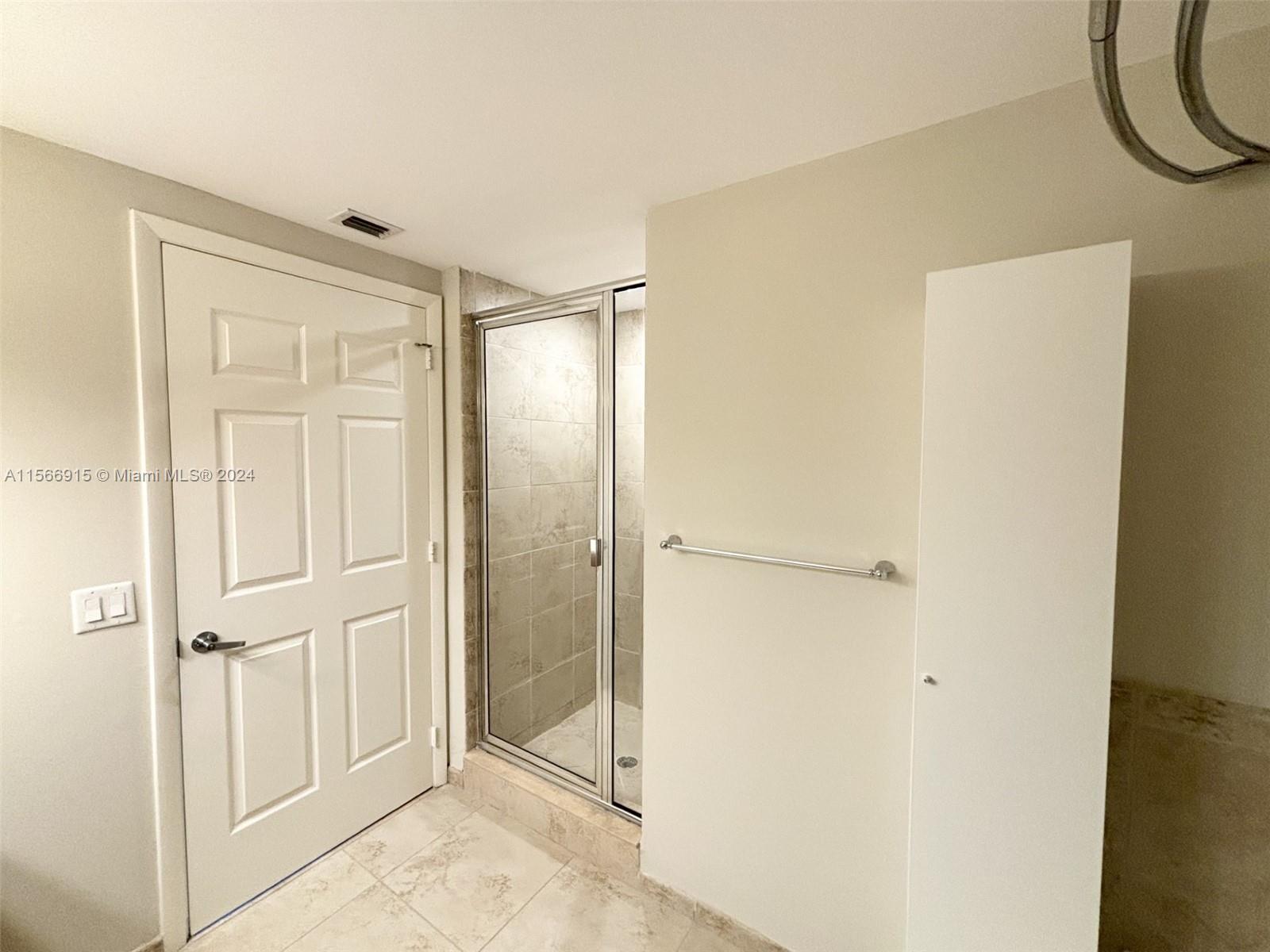 1300 Ponce De Leon Blvd 610, Coral Gables, Florida 33134, 1 Bedroom Bedrooms, ,1 BathroomBathrooms,Residentiallease,For Rent,1300 Ponce De Leon Blvd 610,A11566915