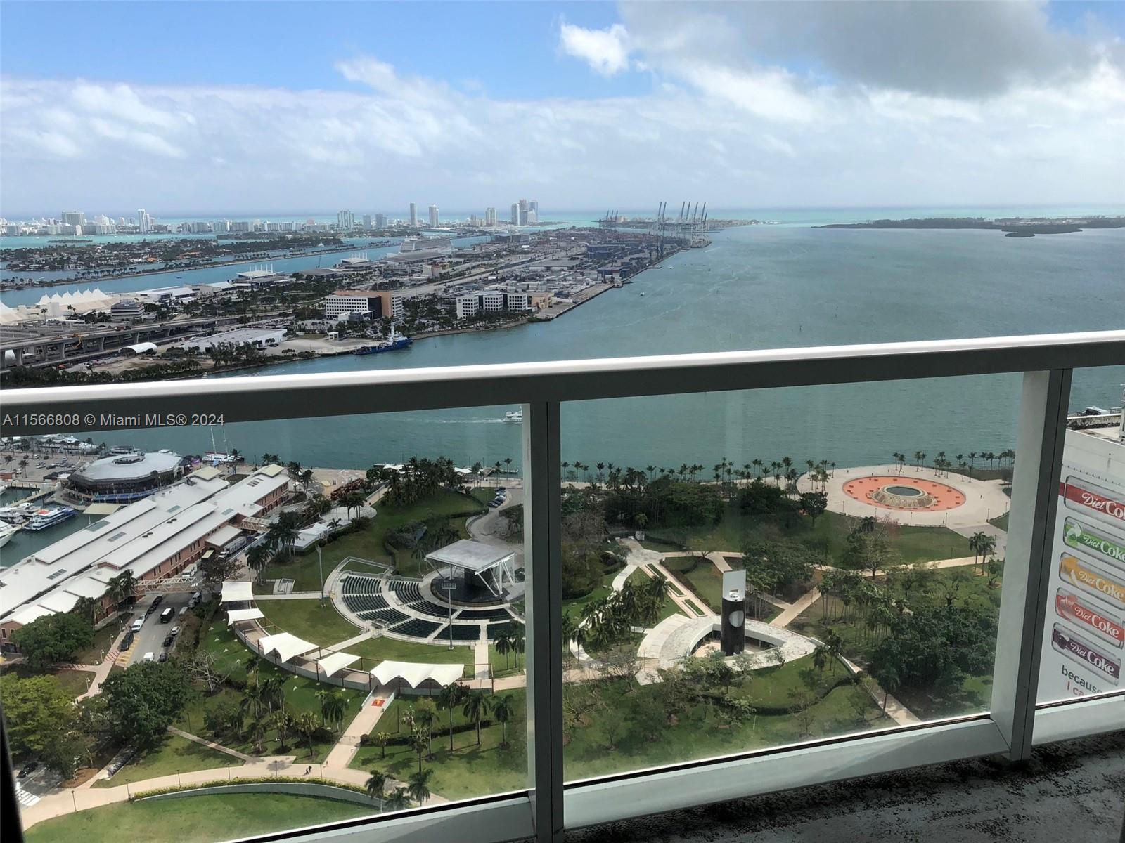 253 NE 2nd St 4207, Miami, Florida 33132, 2 Bedrooms Bedrooms, ,2 BathroomsBathrooms,Residentiallease,For Rent,253 NE 2nd St 4207,A11566808