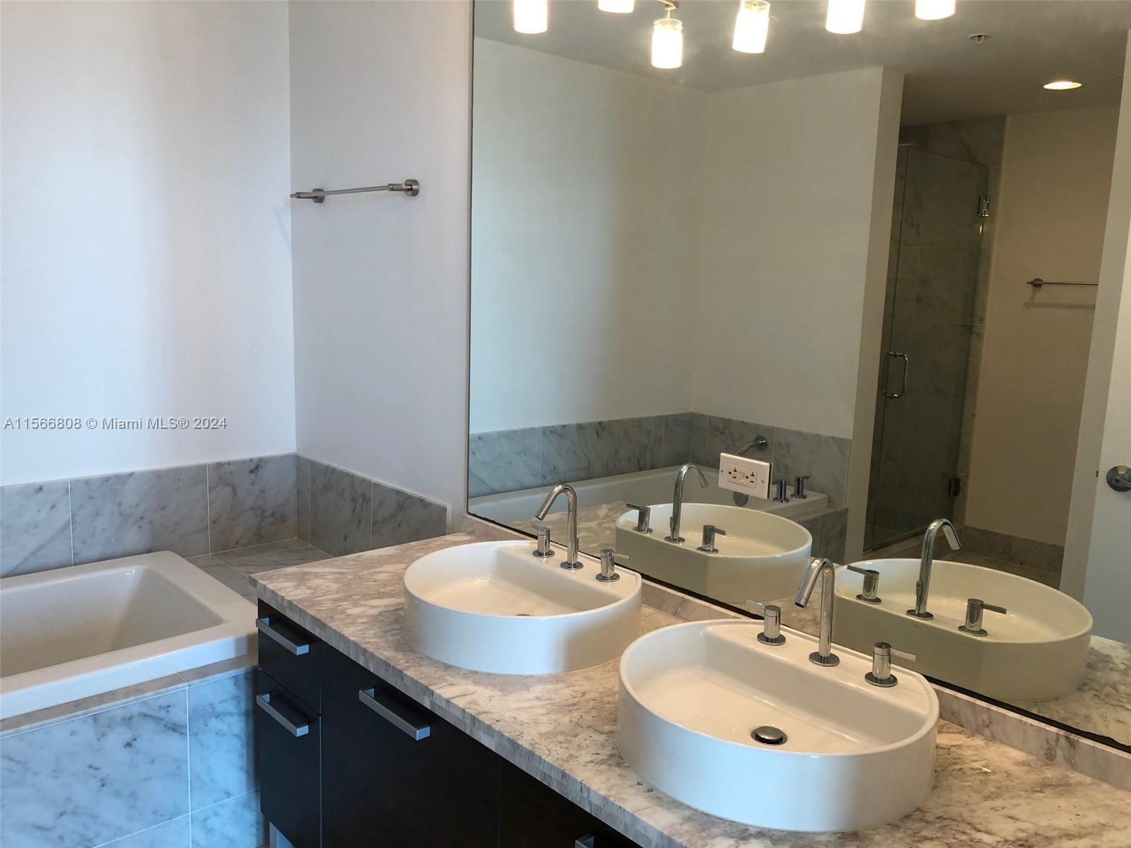 253 NE 2nd St 4207, Miami, Florida 33132, 2 Bedrooms Bedrooms, ,2 BathroomsBathrooms,Residentiallease,For Rent,253 NE 2nd St 4207,A11566808