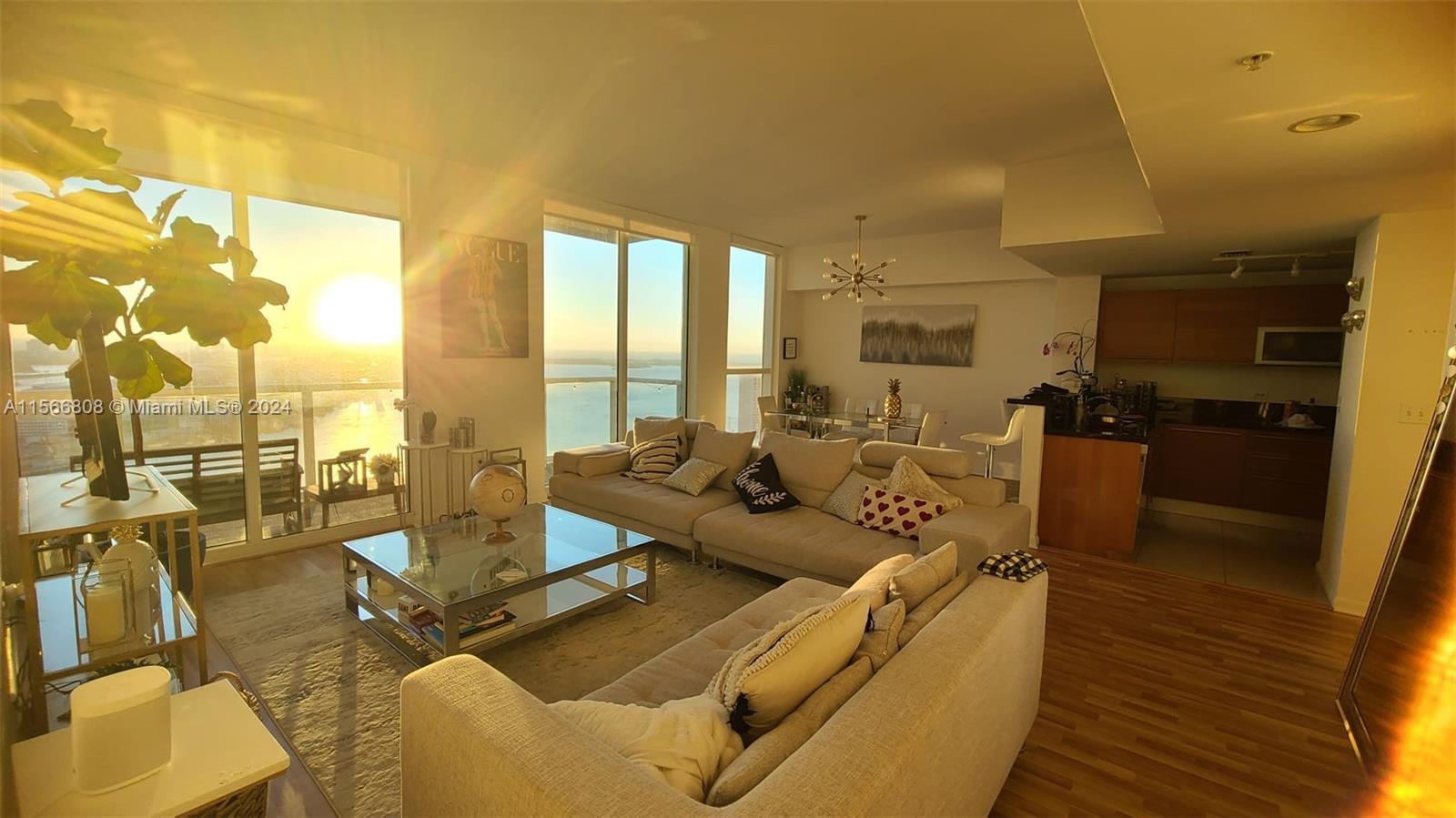 253 NE 2nd St 4207, Miami, Florida 33132, 2 Bedrooms Bedrooms, ,2 BathroomsBathrooms,Residentiallease,For Rent,253 NE 2nd St 4207,A11566808