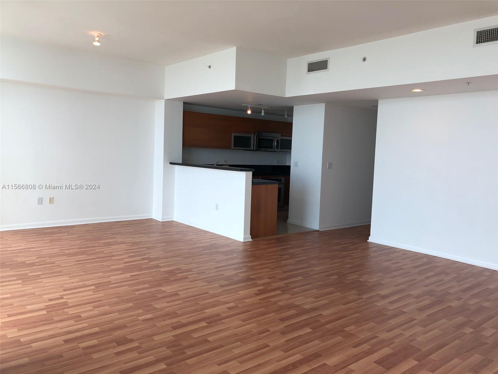 253 NE 2nd St 4207, Miami, Florida 33132, 2 Bedrooms Bedrooms, ,2 BathroomsBathrooms,Residentiallease,For Rent,253 NE 2nd St 4207,A11566808