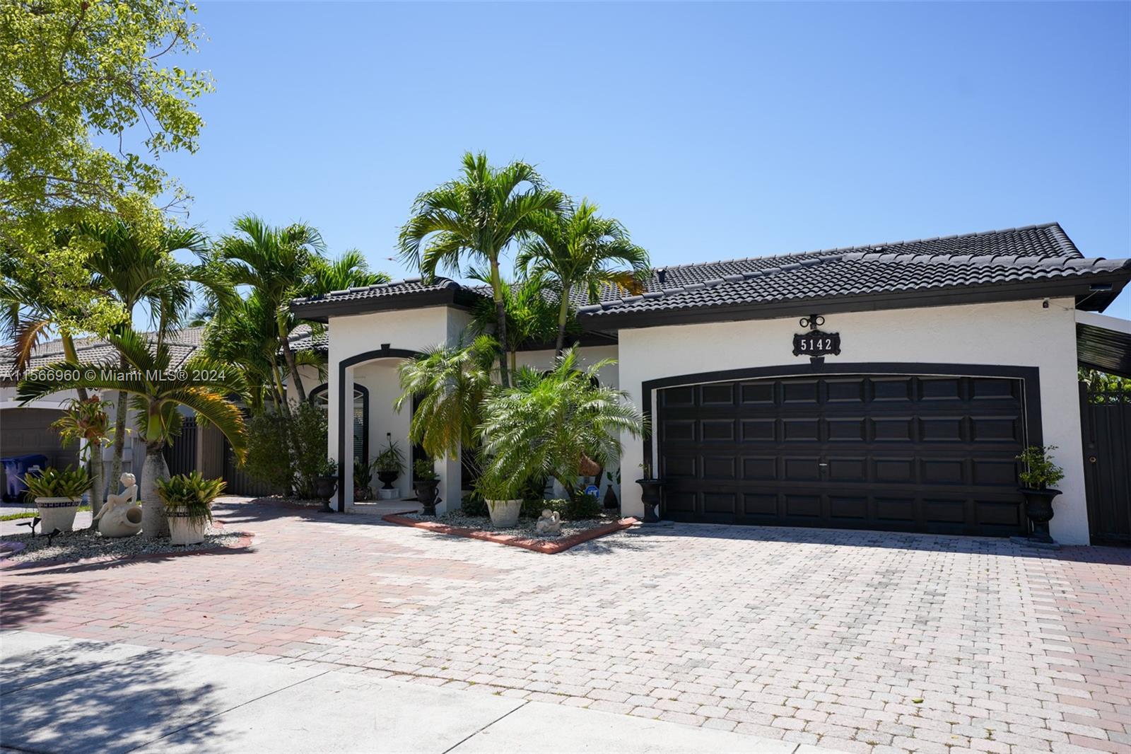 5142 SW 157th Ct, Miami, Florida 33185, 3 Bedrooms Bedrooms, ,2 BathroomsBathrooms,Residential,For Sale,5142 SW 157th Ct,A11566960