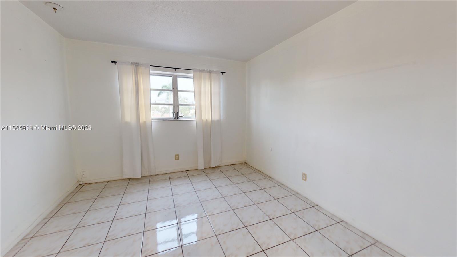 580 Egret Dr 302, Hallandale Beach, Florida 33009, 2 Bedrooms Bedrooms, ,2 BathroomsBathrooms,Residential,For Sale,580 Egret Dr 302,A11564903