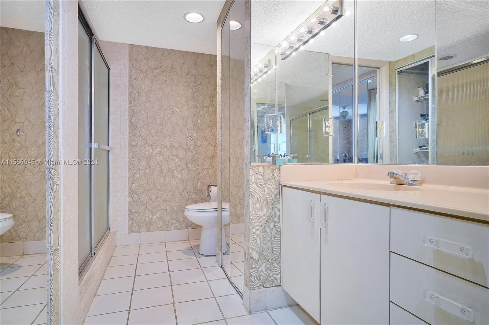 1400 S Ocean Dr 1605, Hollywood, Florida 33019, 1 Bedroom Bedrooms, ,1 BathroomBathrooms,Residential,For Sale,1400 S Ocean Dr 1605,A11566945
