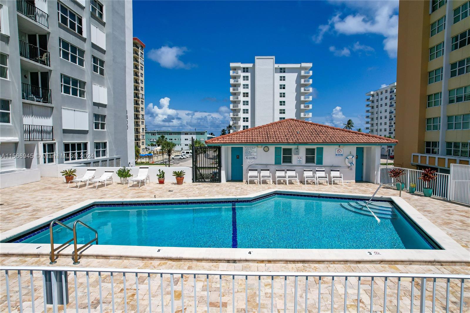 1400 S Ocean Dr 1605, Hollywood, Florida 33019, 1 Bedroom Bedrooms, ,1 BathroomBathrooms,Residential,For Sale,1400 S Ocean Dr 1605,A11566945
