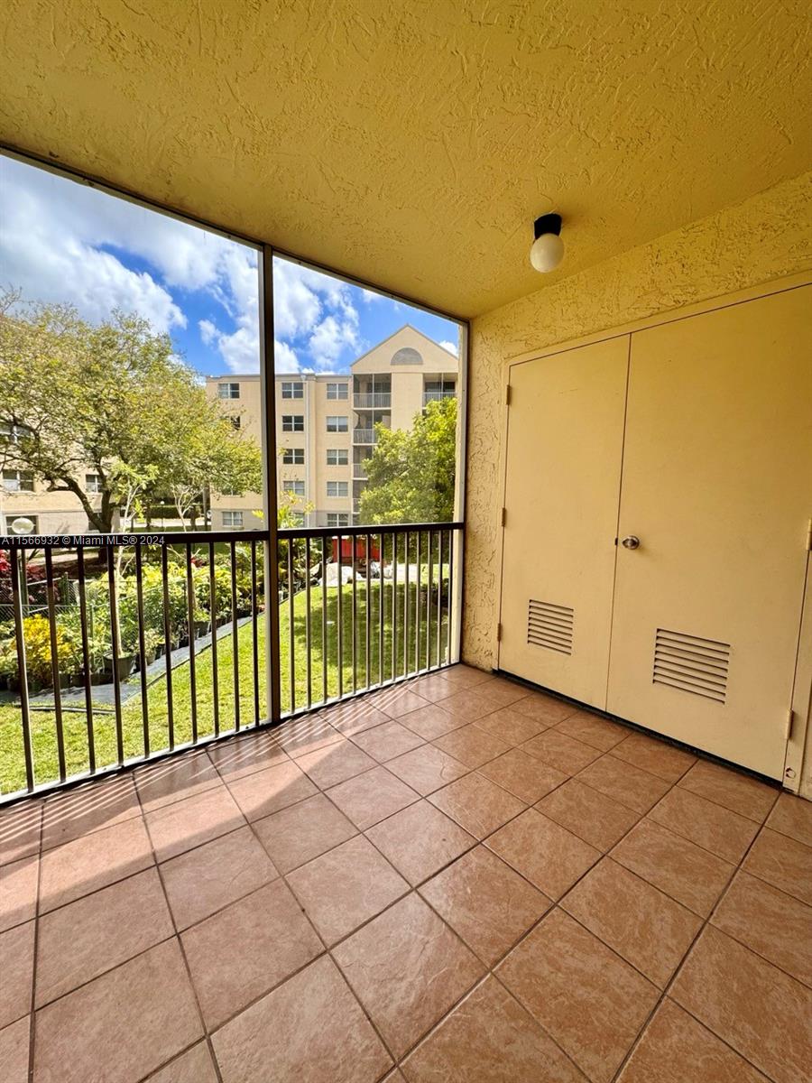 8353 Lake Dr 204, Doral, Florida 33166, 1 Bedroom Bedrooms, ,1 BathroomBathrooms,Residentiallease,For Rent,8353 Lake Dr 204,A11566932
