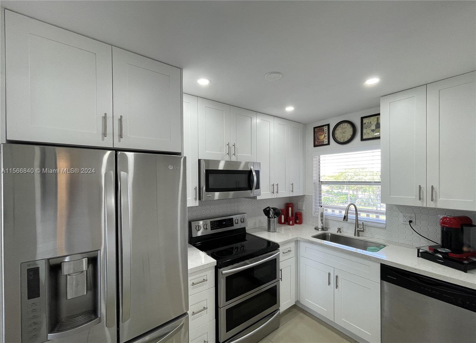 9850 Sunrise Lakes Blvd 301, Sunrise, Florida 33322, 2 Bedrooms Bedrooms, ,2 BathroomsBathrooms,Residential,For Sale,9850 Sunrise Lakes Blvd 301,A11566840