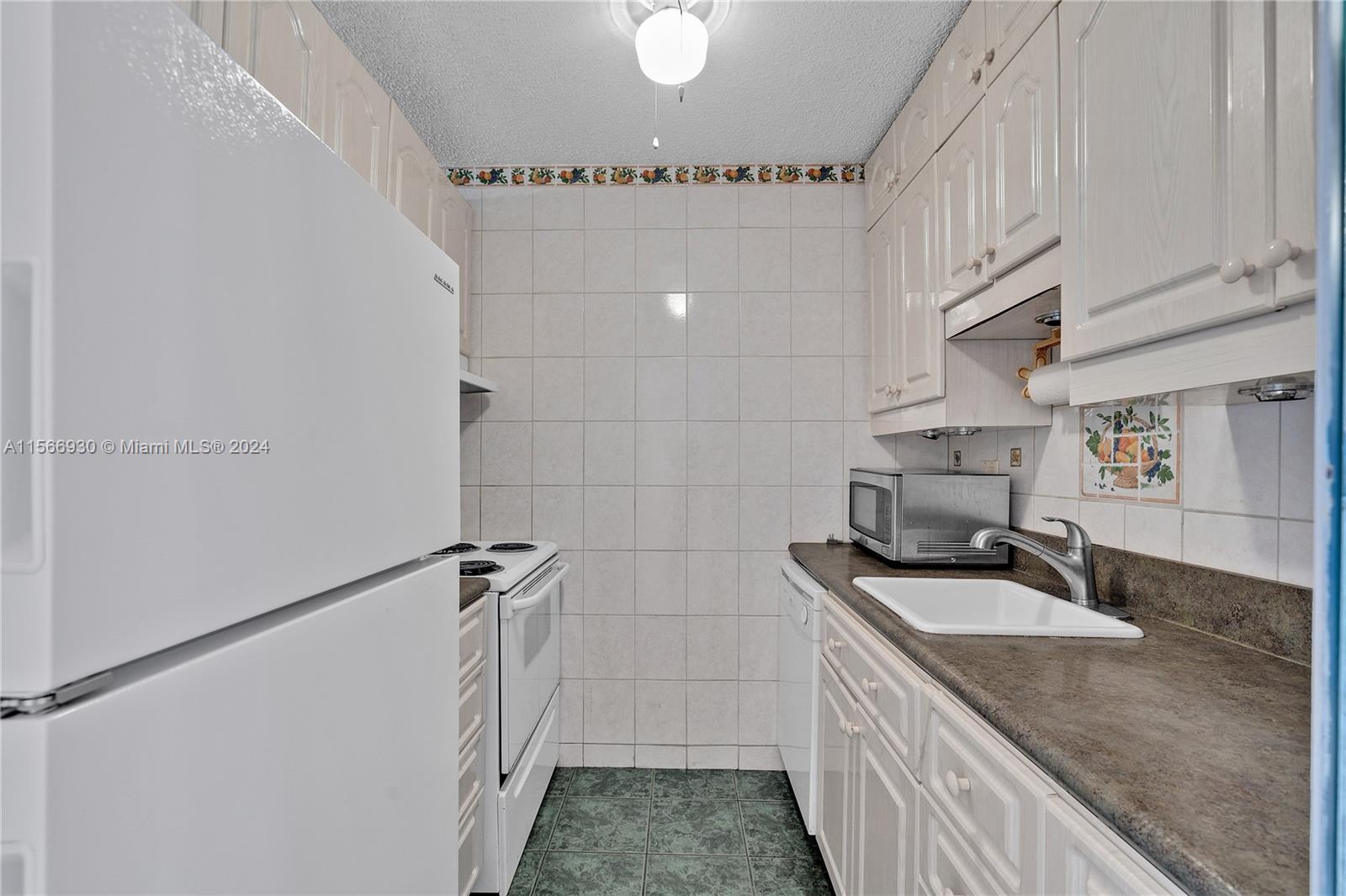 15610 NE 6th Ave 5C, Miami, Florida 33162, 1 Bedroom Bedrooms, ,1 BathroomBathrooms,Residential,For Sale,15610 NE 6th Ave 5C,A11566930
