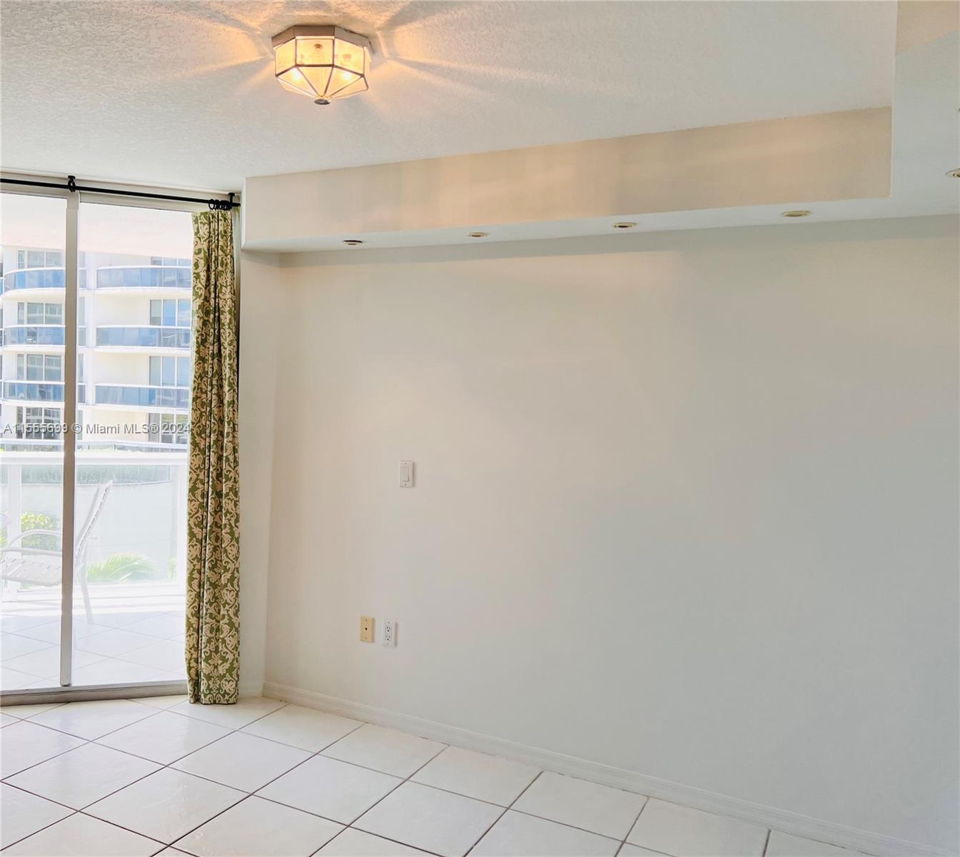 Sunny Isles Beach, Florida 33160, 2 Bedrooms Bedrooms, ,2 BathroomsBathrooms,Residentiallease,For Rent,A11555699