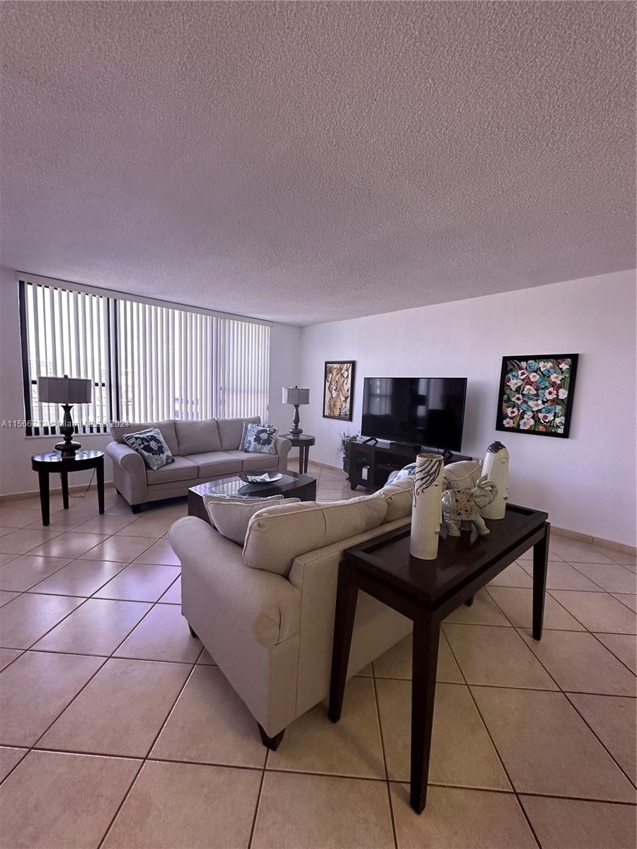 3505 S Ocean Dr 401, Hollywood, Florida 33019, 2 Bedrooms Bedrooms, ,2 BathroomsBathrooms,Residentiallease,For Rent,3505 S Ocean Dr 401,A11566712
