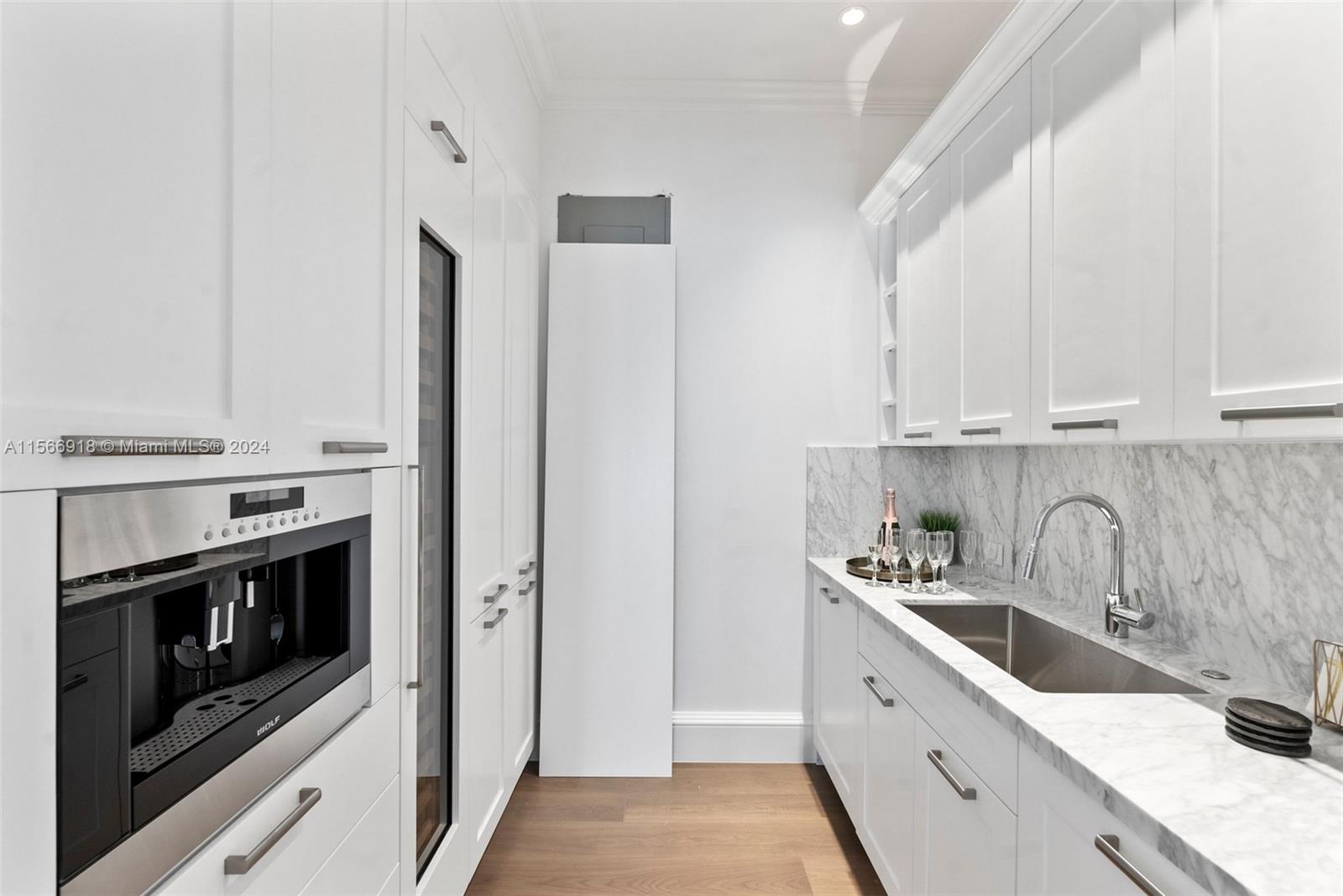2617 Anderson Rd 8, Coral Gables, Florida 33134, 4 Bedrooms Bedrooms, ,4 BathroomsBathrooms,Residentiallease,For Rent,2617 Anderson Rd 8,A11566918