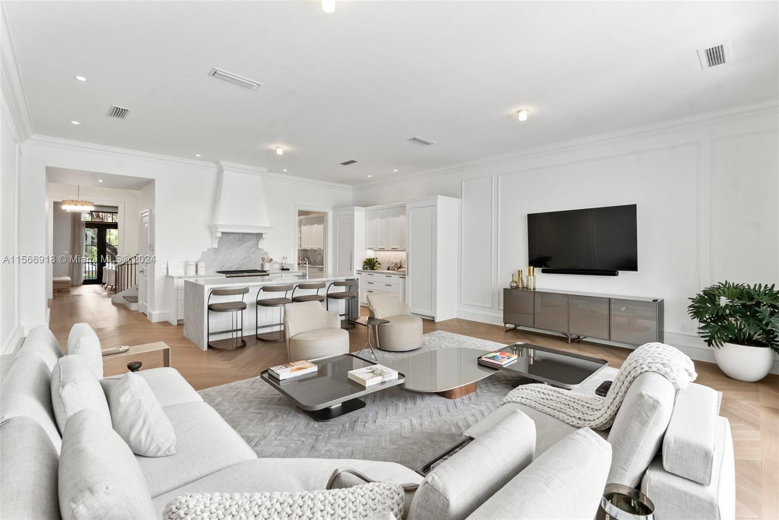 2617 Anderson Rd 8, Coral Gables, Florida 33134, 4 Bedrooms Bedrooms, ,4 BathroomsBathrooms,Residentiallease,For Rent,2617 Anderson Rd 8,A11566918