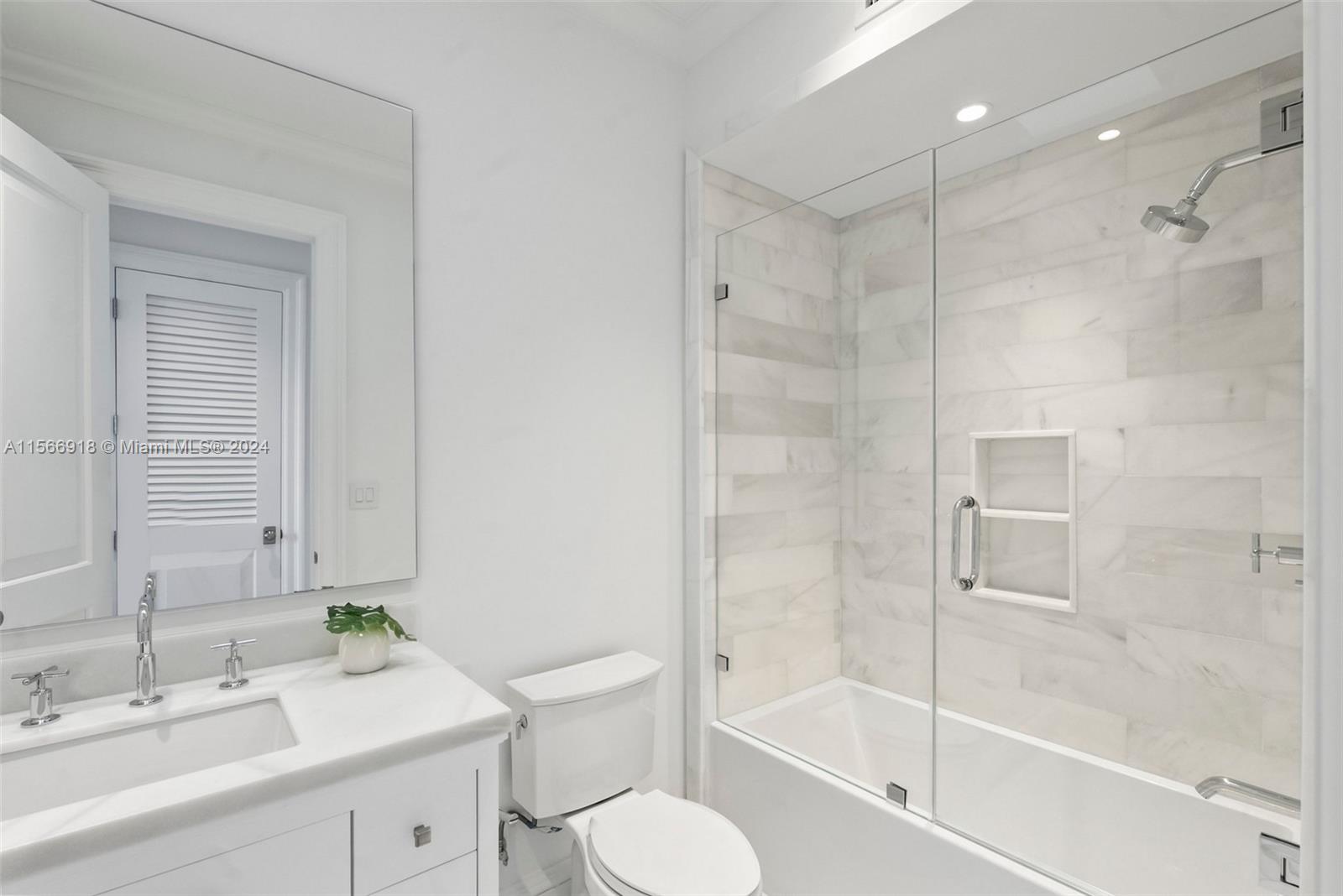 2617 Anderson Rd 8, Coral Gables, Florida 33134, 4 Bedrooms Bedrooms, ,4 BathroomsBathrooms,Residentiallease,For Rent,2617 Anderson Rd 8,A11566918