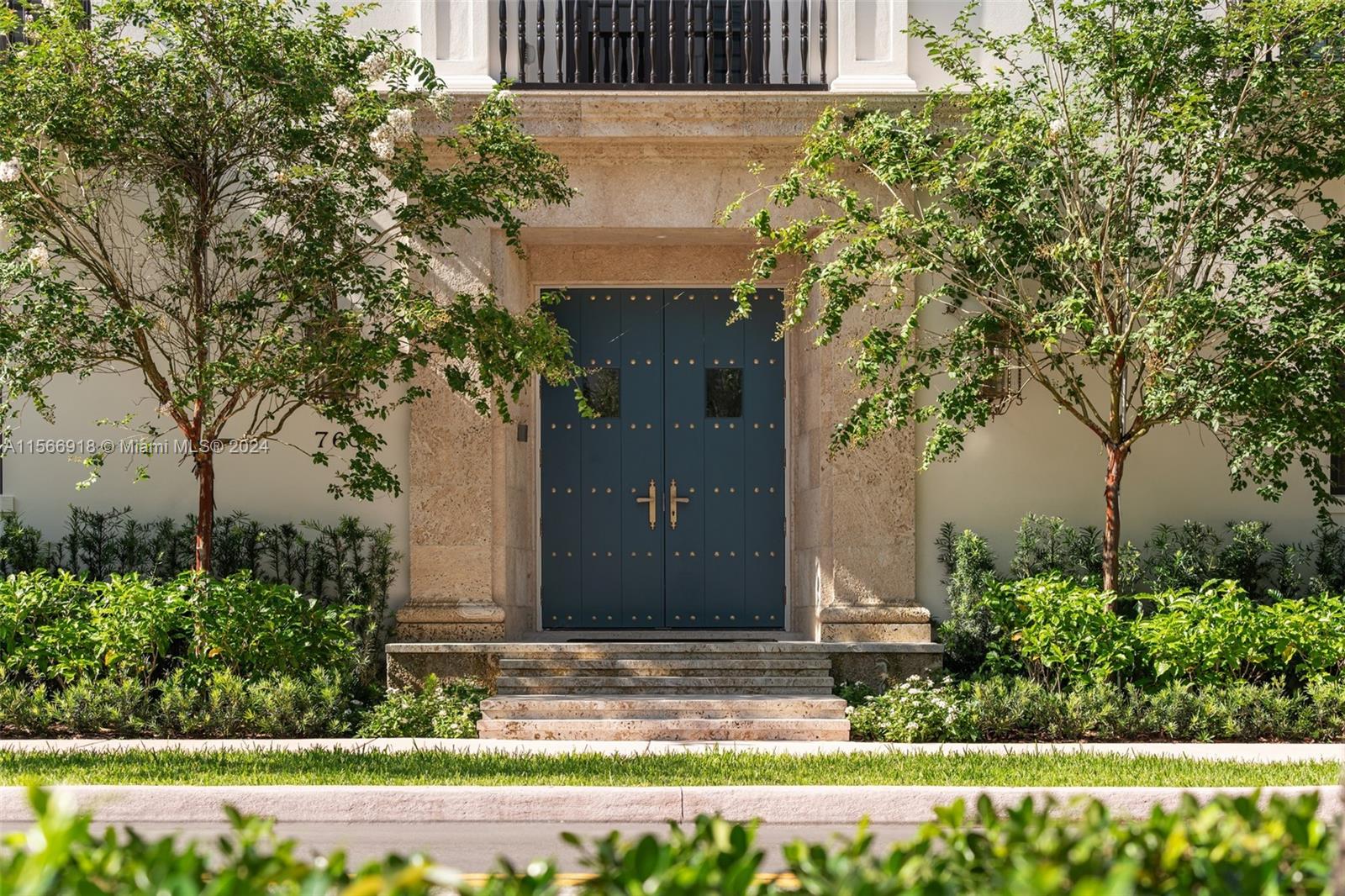 2617 Anderson Rd 8, Coral Gables, Florida 33134, 4 Bedrooms Bedrooms, ,4 BathroomsBathrooms,Residentiallease,For Rent,2617 Anderson Rd 8,A11566918