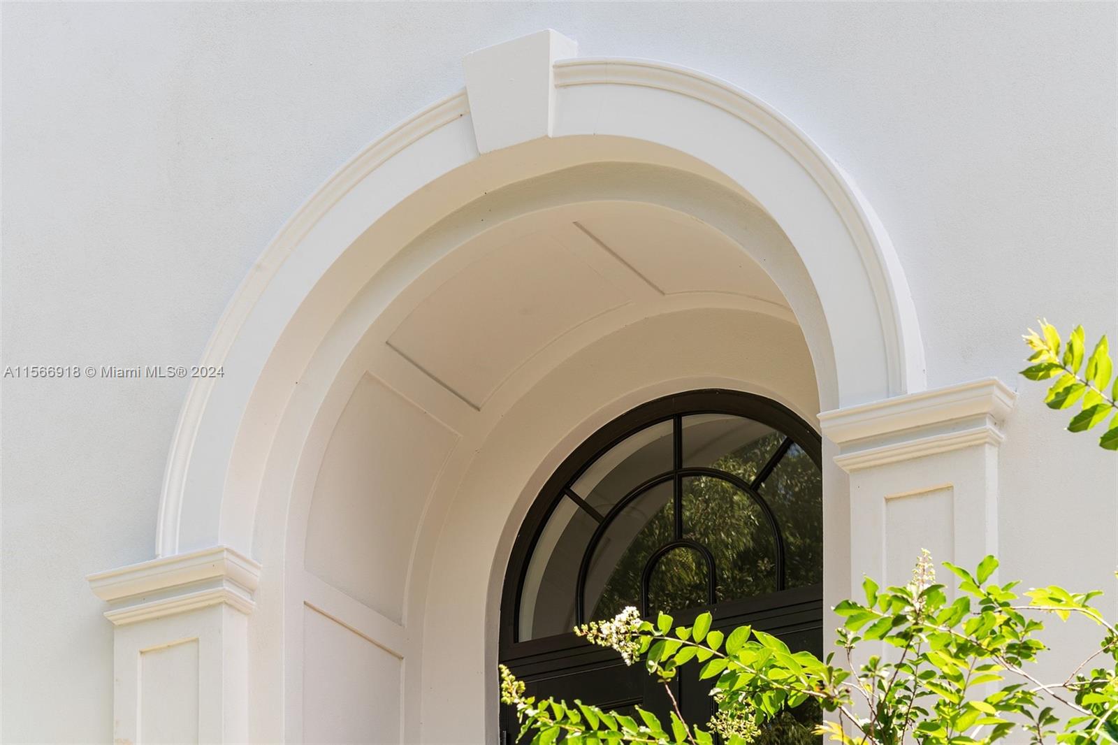 2617 Anderson Rd 8, Coral Gables, Florida 33134, 4 Bedrooms Bedrooms, ,4 BathroomsBathrooms,Residentiallease,For Rent,2617 Anderson Rd 8,A11566918