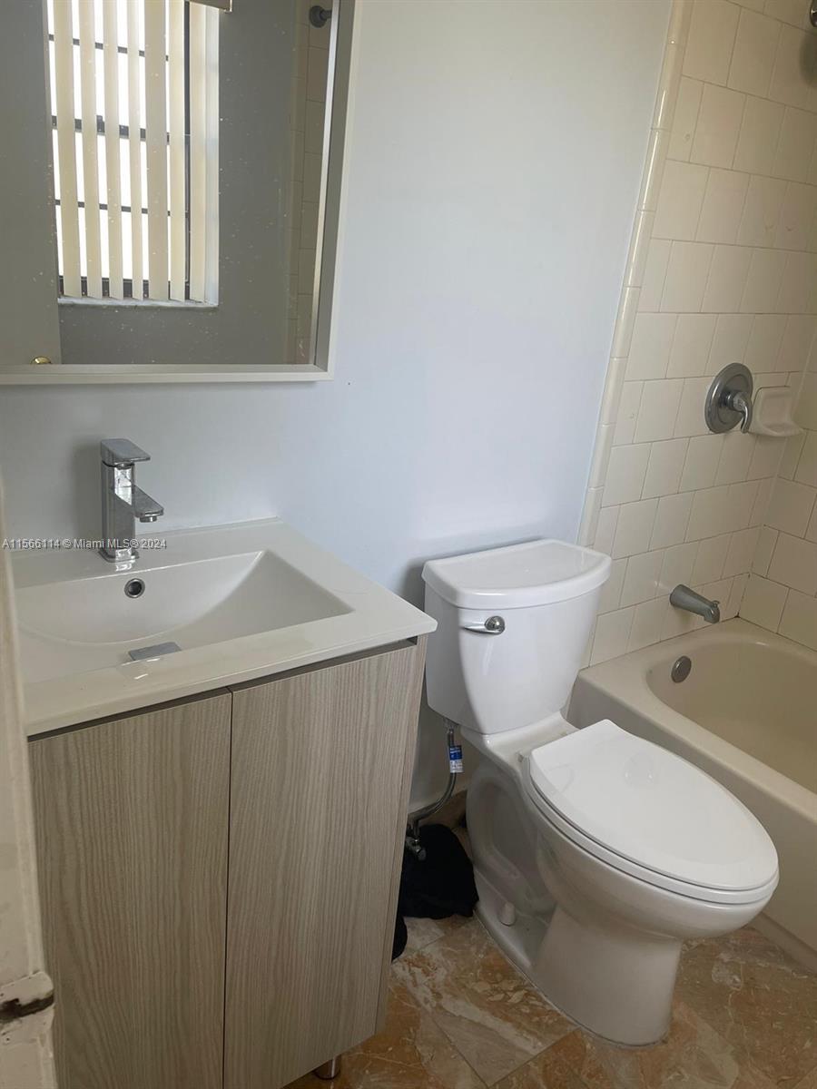 18236 Mediterranean Blvd 8-12, Hialeah, Florida 33015, 2 Bedrooms Bedrooms, ,2 BathroomsBathrooms,Residentiallease,For Rent,18236 Mediterranean Blvd 8-12,A11566114