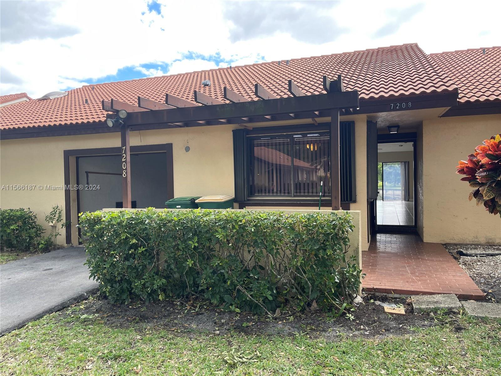 7208 Primrose Ln 7208, Tamarac, Florida 33321, 3 Bedrooms Bedrooms, ,2 BathroomsBathrooms,Residential,For Sale,7208 Primrose Ln 7208,A11566187