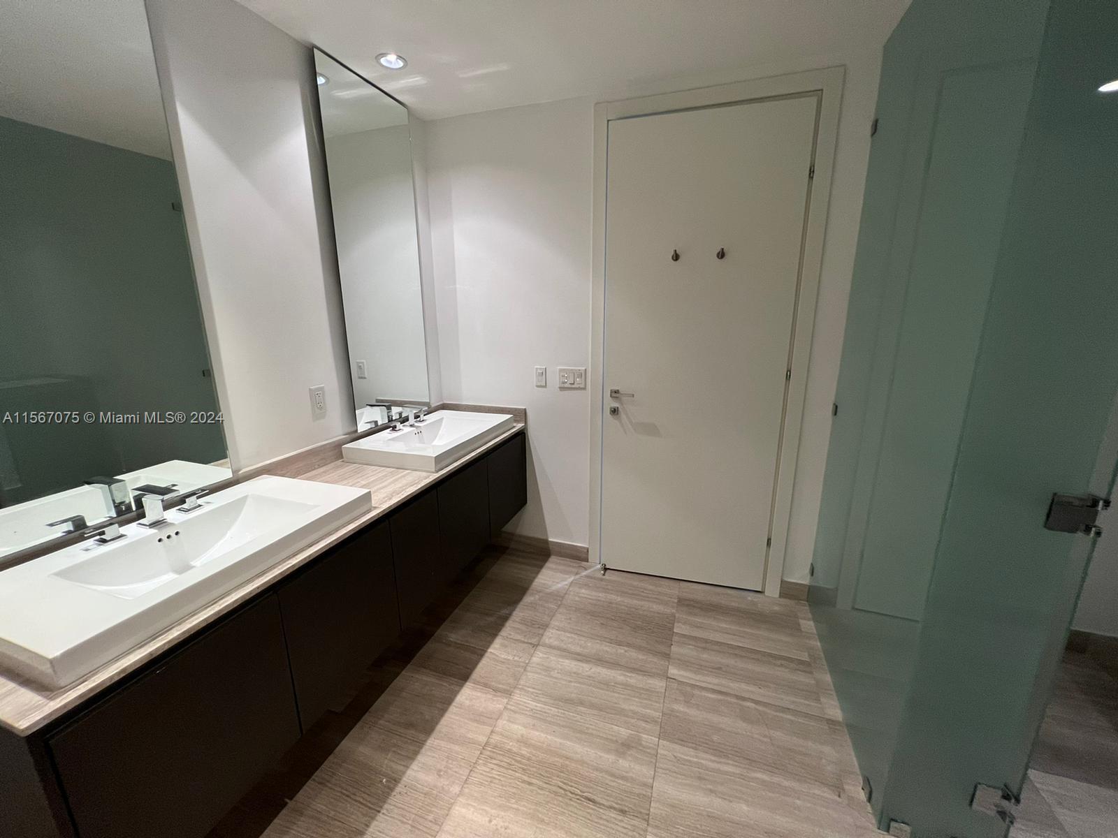 3250 NE 188th St 403, Aventura, Florida 33180, 3 Bedrooms Bedrooms, ,4 BathroomsBathrooms,Residentiallease,For Rent,3250 NE 188th St 403,A11567075