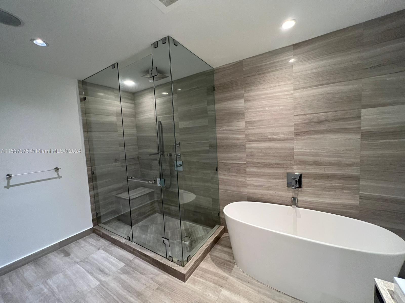 3250 NE 188th St 403, Aventura, Florida 33180, 3 Bedrooms Bedrooms, ,4 BathroomsBathrooms,Residentiallease,For Rent,3250 NE 188th St 403,A11567075