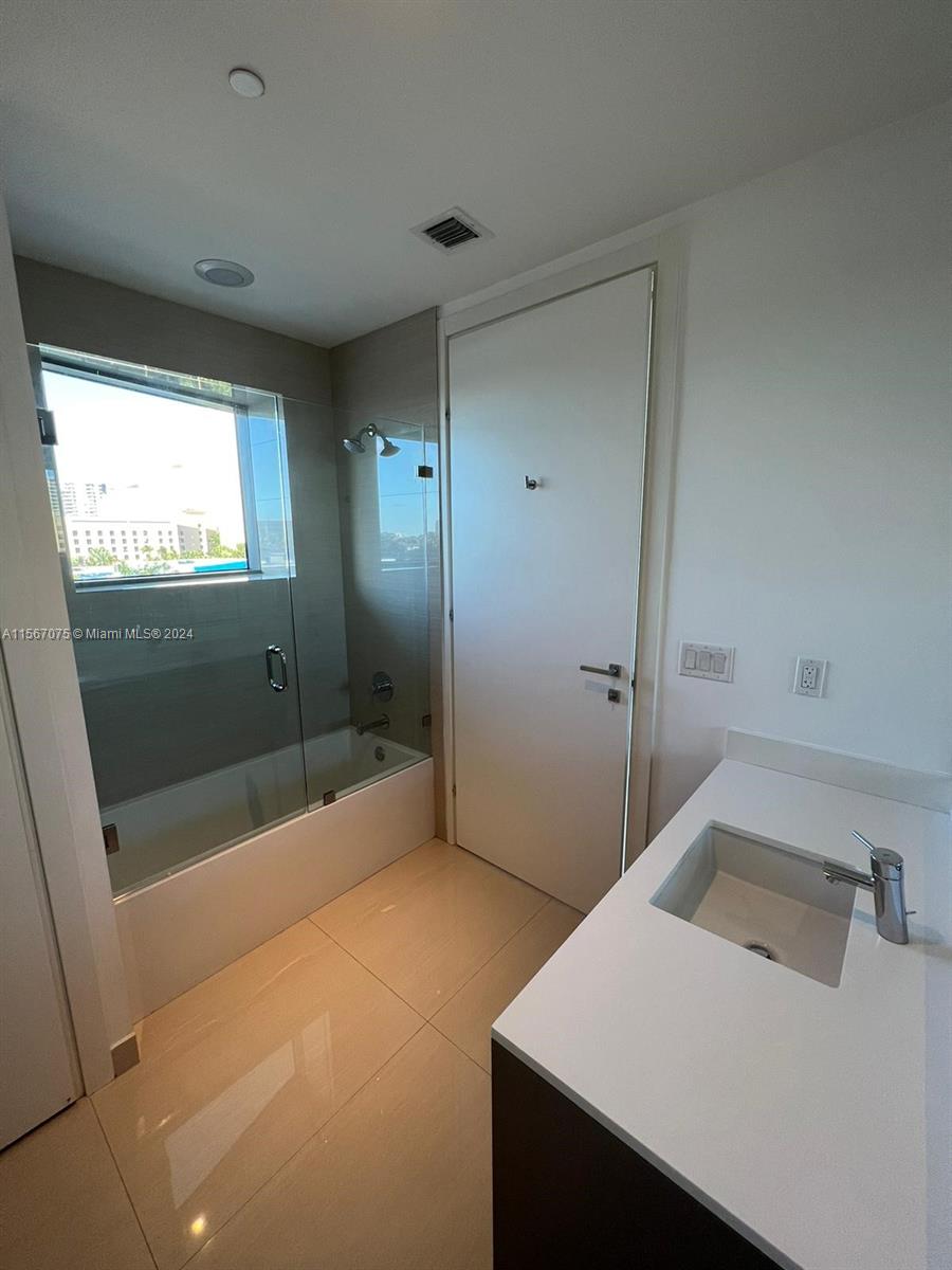 3250 NE 188th St 403, Aventura, Florida 33180, 3 Bedrooms Bedrooms, ,4 BathroomsBathrooms,Residentiallease,For Rent,3250 NE 188th St 403,A11567075