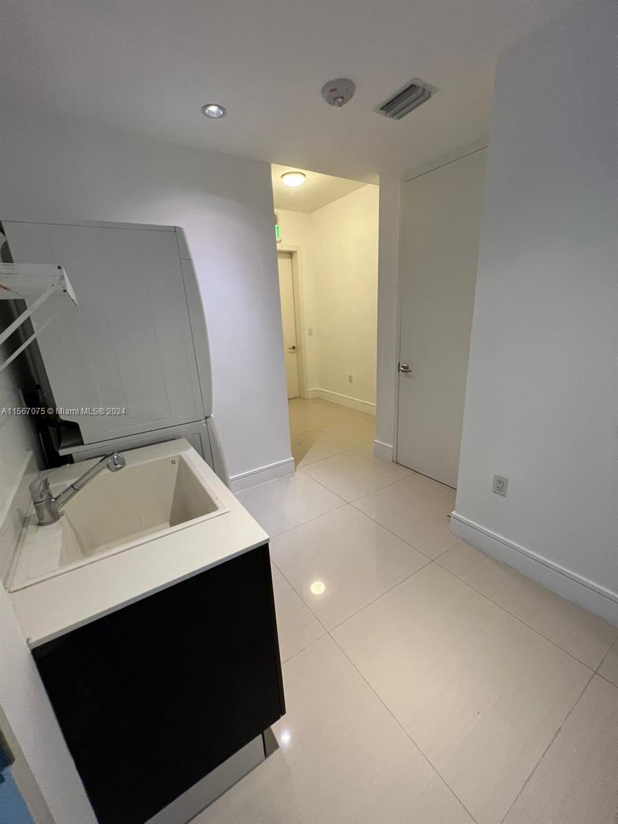 3250 NE 188th St 403, Aventura, Florida 33180, 3 Bedrooms Bedrooms, ,4 BathroomsBathrooms,Residentiallease,For Rent,3250 NE 188th St 403,A11567075