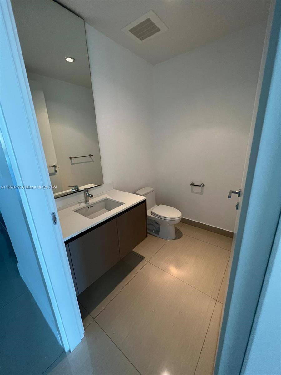 3250 NE 188th St 403, Aventura, Florida 33180, 3 Bedrooms Bedrooms, ,4 BathroomsBathrooms,Residentiallease,For Rent,3250 NE 188th St 403,A11567075