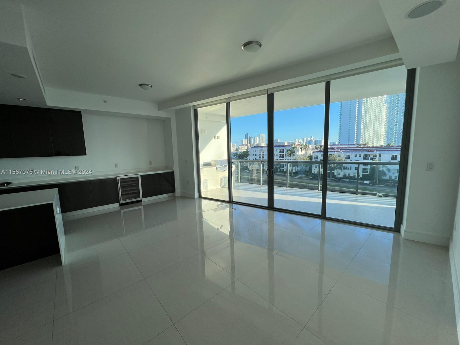 3250 NE 188th St 403, Aventura, Florida 33180, 3 Bedrooms Bedrooms, ,4 BathroomsBathrooms,Residentiallease,For Rent,3250 NE 188th St 403,A11567075