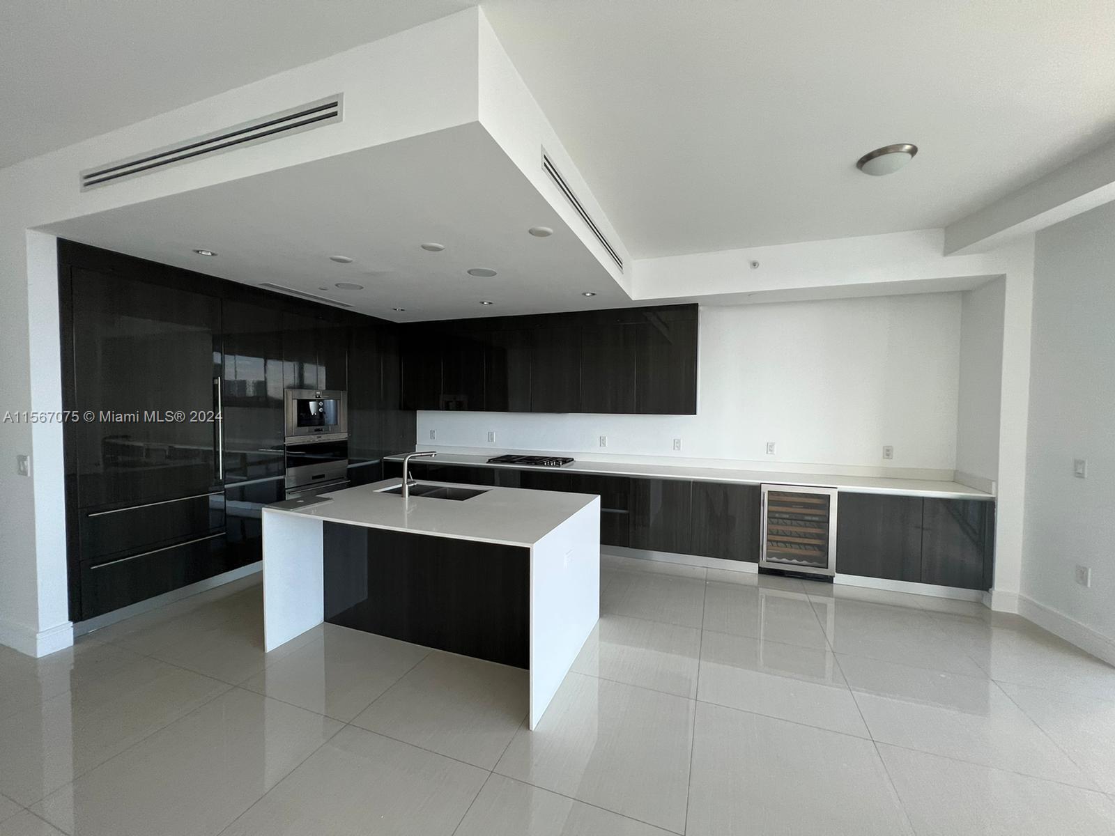 3250 NE 188th St 403, Aventura, Florida 33180, 3 Bedrooms Bedrooms, ,4 BathroomsBathrooms,Residentiallease,For Rent,3250 NE 188th St 403,A11567075