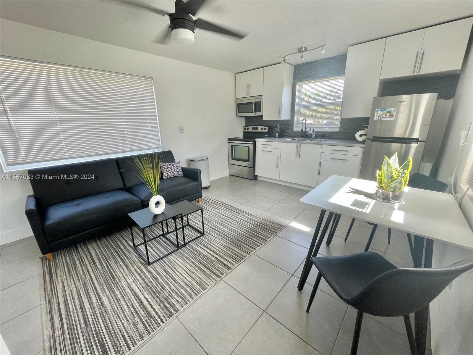 314 SW 13th St R, Dania Beach, Florida 33004, 1 Bedroom Bedrooms, ,1 BathroomBathrooms,Residentiallease,For Rent,314 SW 13th St R,A11567083