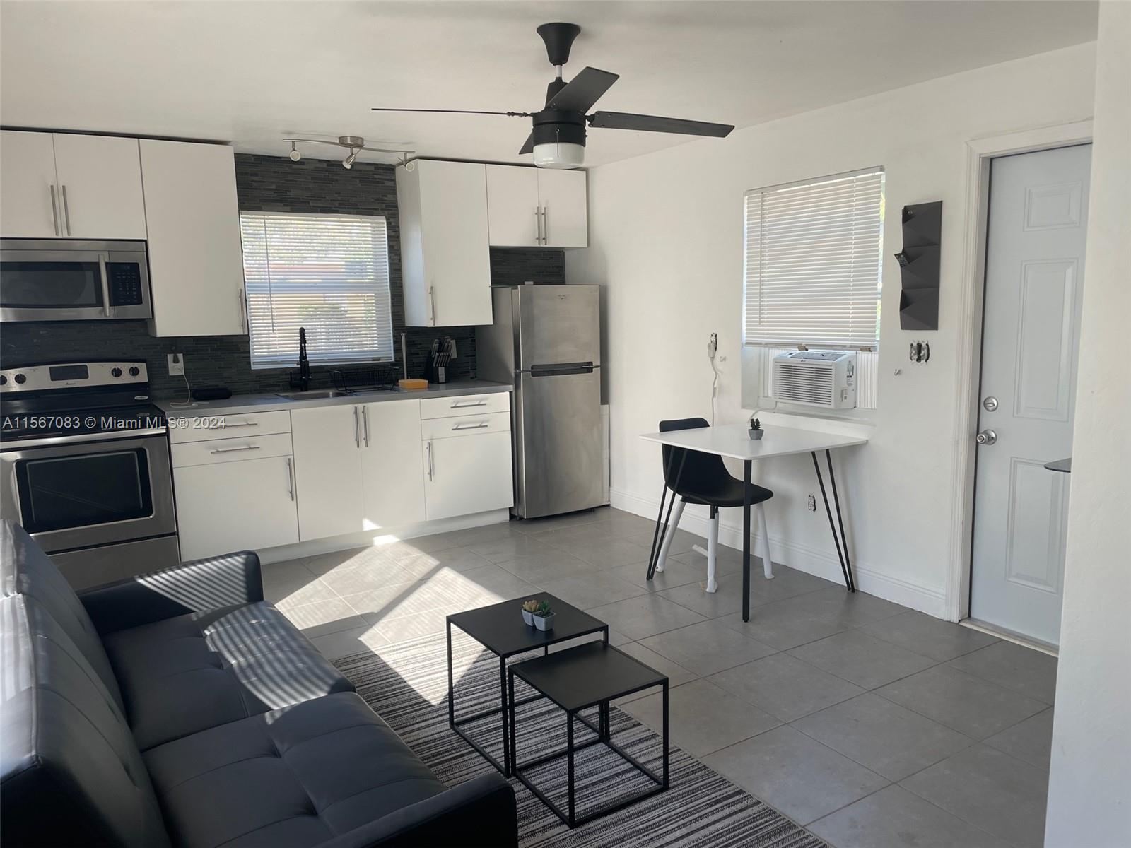 314 SW 13th St R, Dania Beach, Florida 33004, 1 Bedroom Bedrooms, ,1 BathroomBathrooms,Residentiallease,For Rent,314 SW 13th St R,A11567083