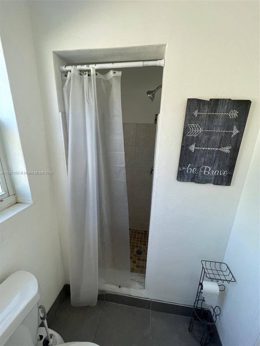 314 SW 13th St R, Dania Beach, Florida 33004, 1 Bedroom Bedrooms, ,1 BathroomBathrooms,Residentiallease,For Rent,314 SW 13th St R,A11567083