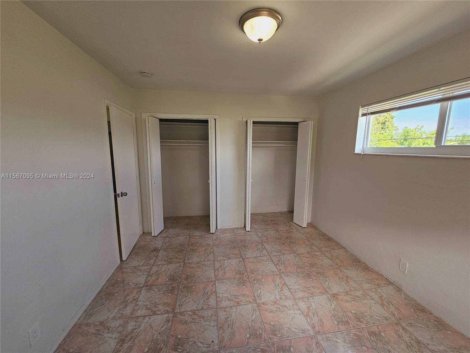 712 NE 8th St 204, Hallandale Beach, Florida 33009, 1 Bedroom Bedrooms, ,1 BathroomBathrooms,Residentiallease,For Rent,712 NE 8th St 204,A11567095