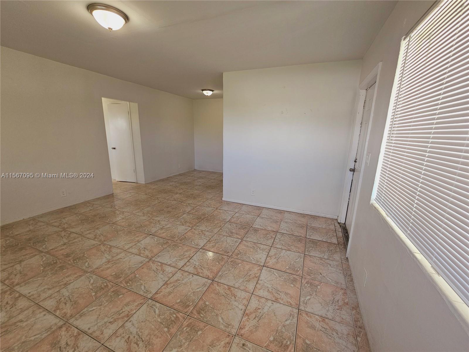 712 NE 8th St 204, Hallandale Beach, Florida 33009, 1 Bedroom Bedrooms, ,1 BathroomBathrooms,Residentiallease,For Rent,712 NE 8th St 204,A11567095