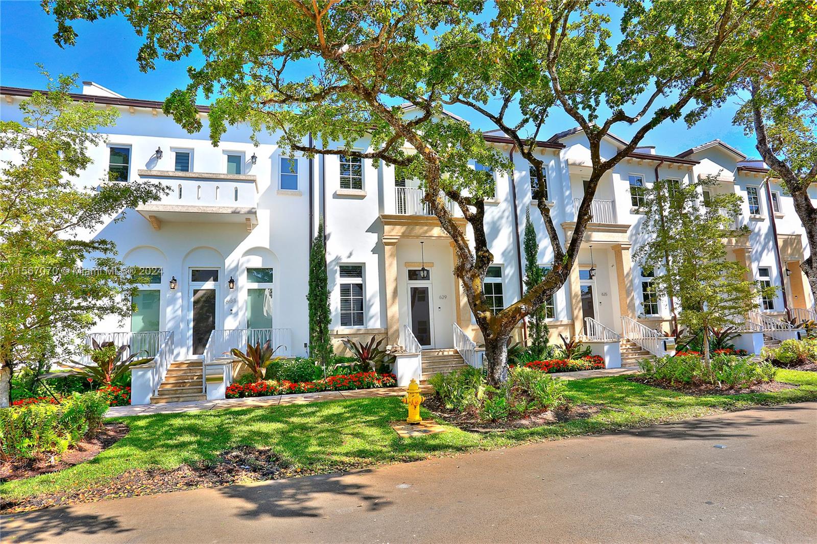 629 Santander Ave 7, Coral Gables, Florida 33134, 3 Bedrooms Bedrooms, ,3 BathroomsBathrooms,Residentiallease,For Rent,629 Santander Ave 7,A11567070