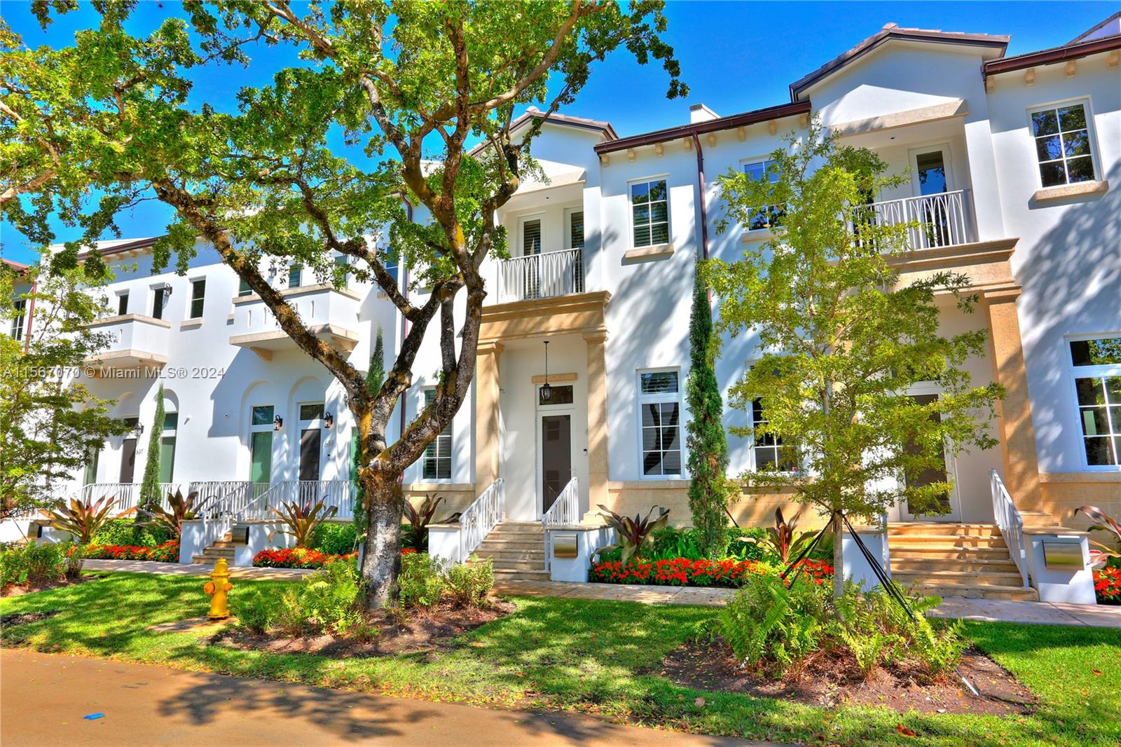 629 Santander Ave 7, Coral Gables, Florida 33134, 3 Bedrooms Bedrooms, ,3 BathroomsBathrooms,Residentiallease,For Rent,629 Santander Ave 7,A11567070