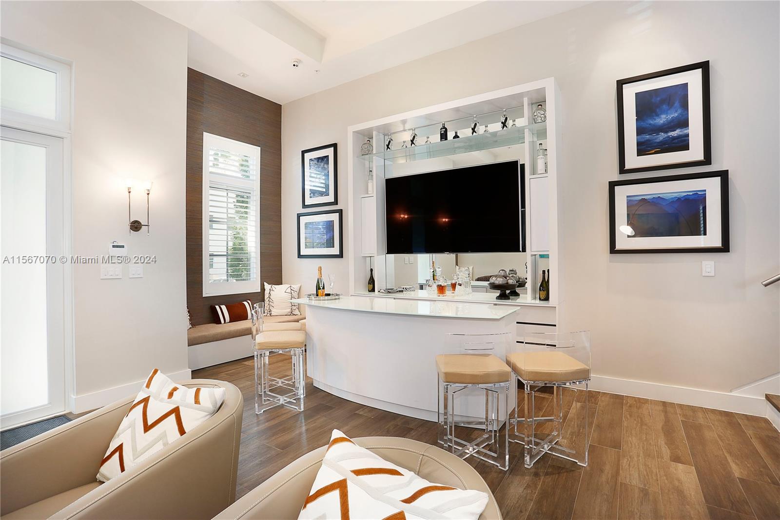 629 Santander Ave 7, Coral Gables, Florida 33134, 3 Bedrooms Bedrooms, ,3 BathroomsBathrooms,Residentiallease,For Rent,629 Santander Ave 7,A11567070