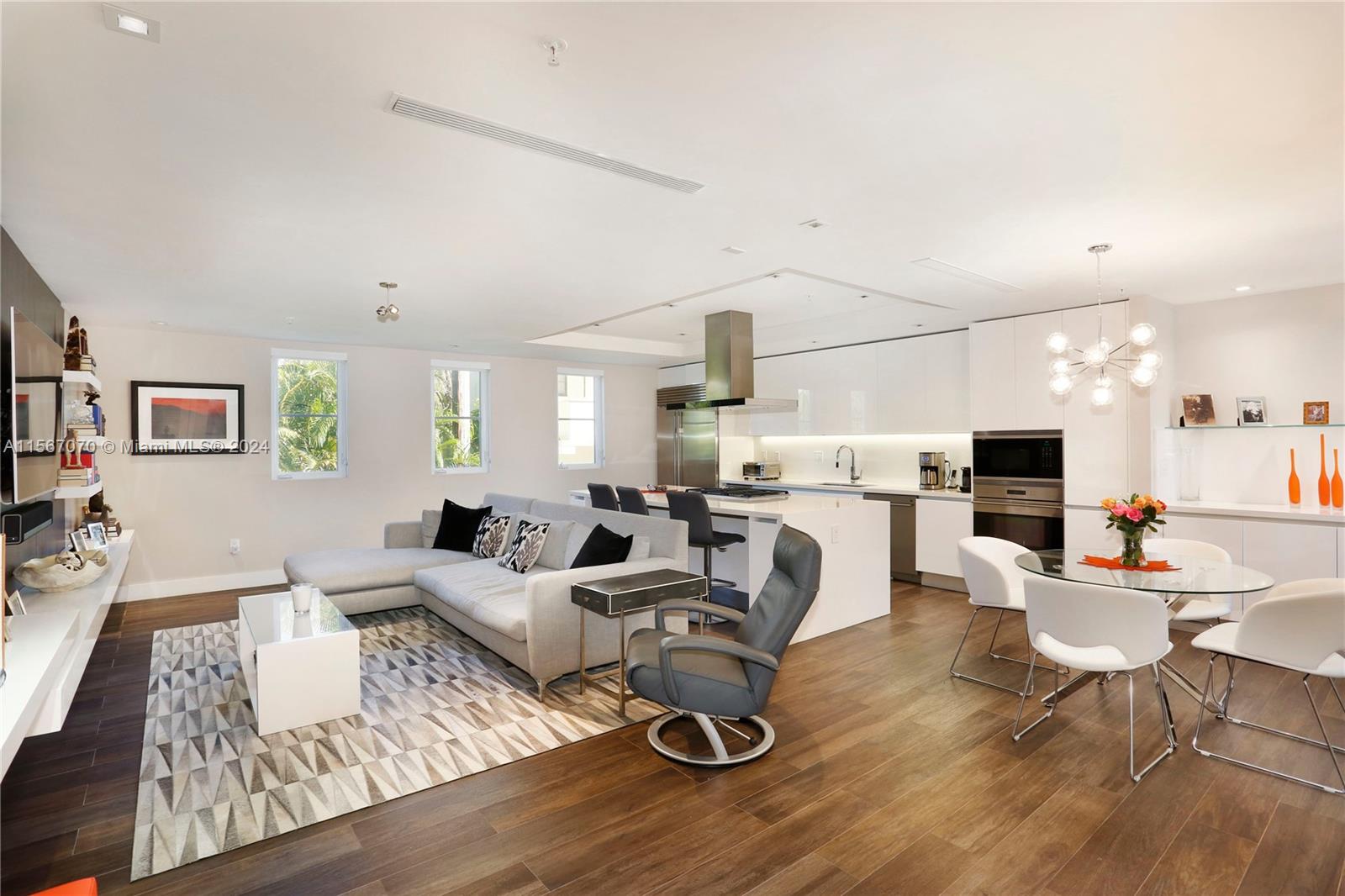 629 Santander Ave 7, Coral Gables, Florida 33134, 3 Bedrooms Bedrooms, ,3 BathroomsBathrooms,Residentiallease,For Rent,629 Santander Ave 7,A11567070