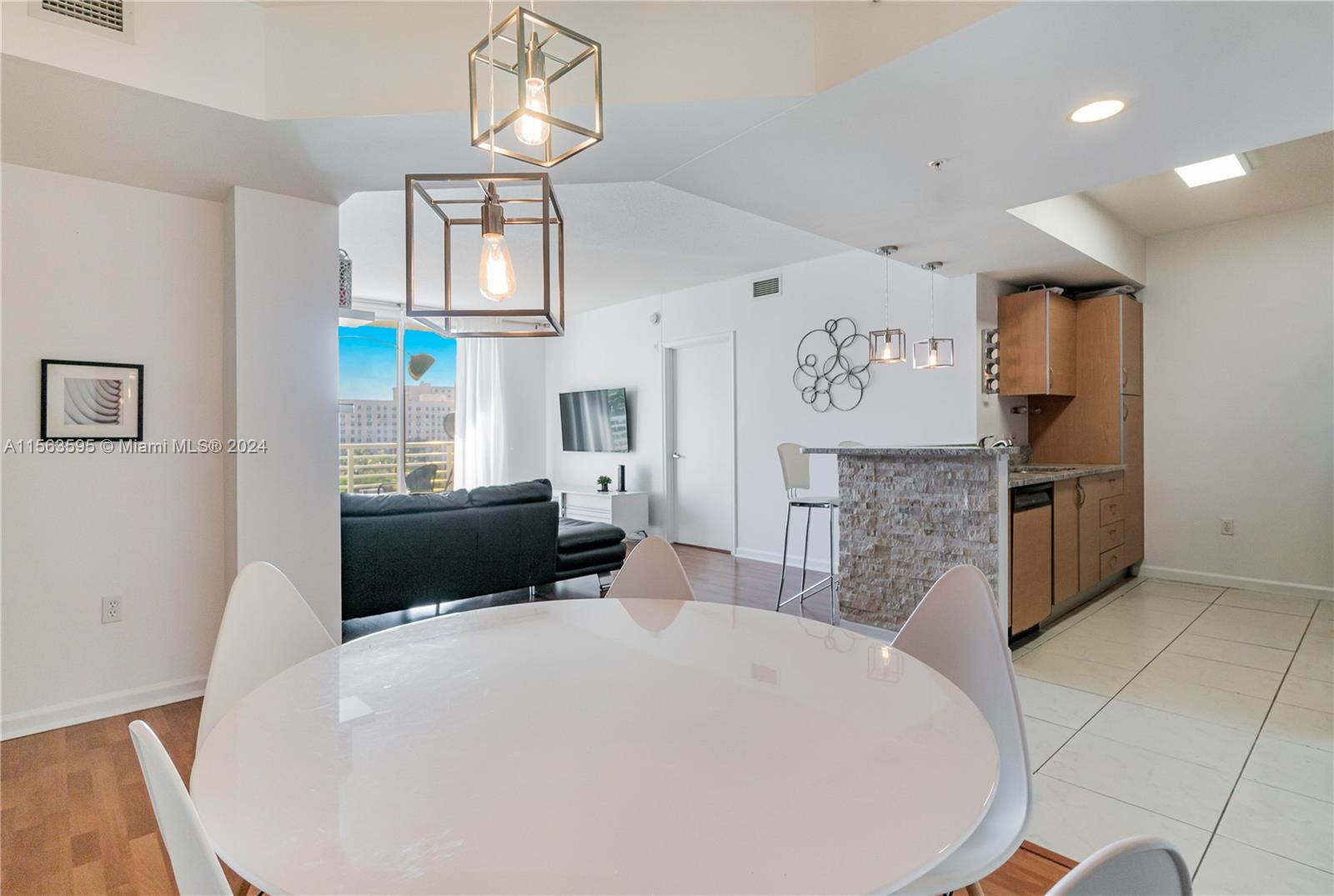 2775 NE 187th St 516, Aventura, Florida 33180, 2 Bedrooms Bedrooms, ,2 BathroomsBathrooms,Residentiallease,For Rent,2775 NE 187th St 516,A11563595
