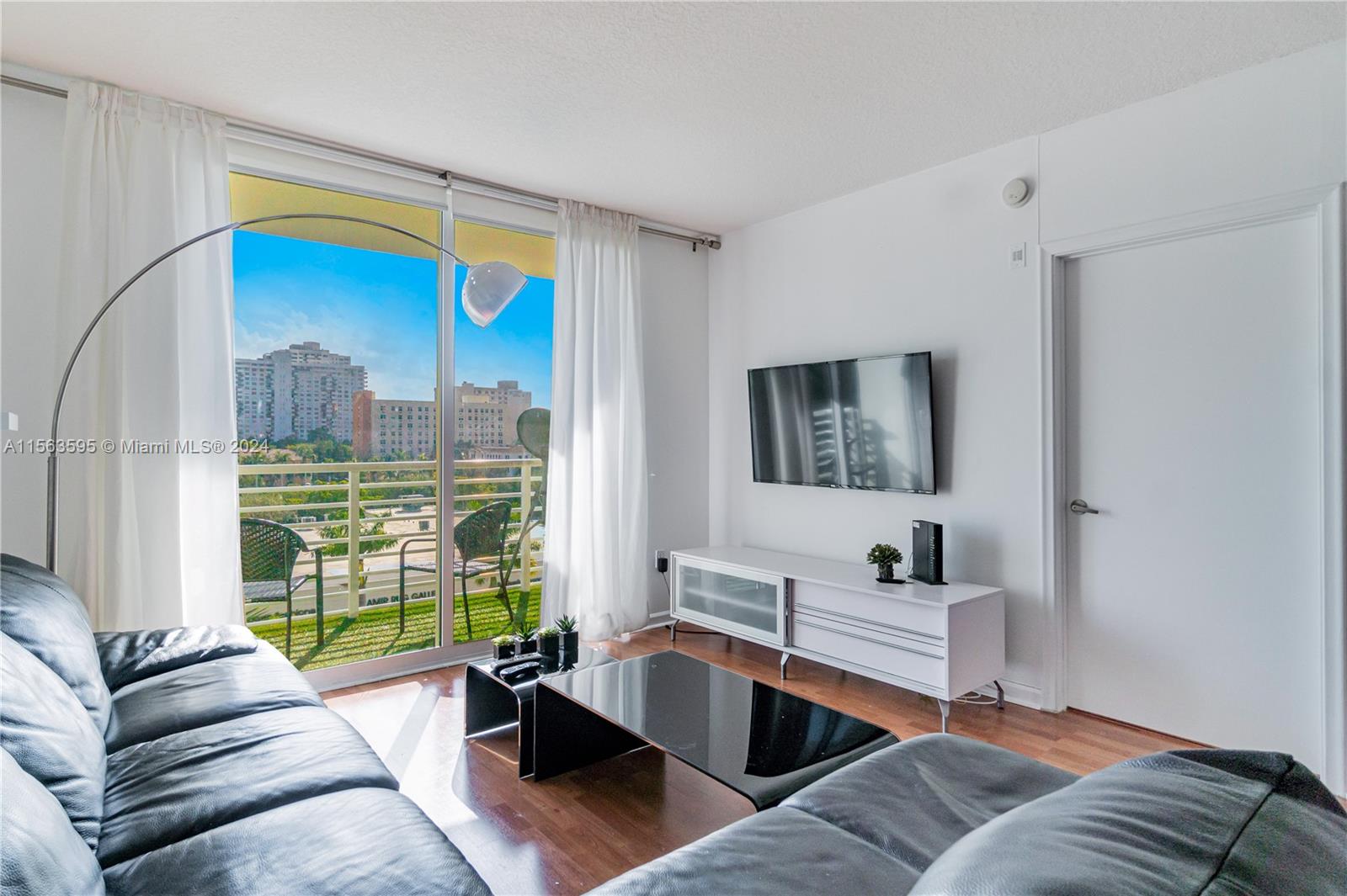 2775 NE 187th St 516, Aventura, Florida 33180, 2 Bedrooms Bedrooms, ,2 BathroomsBathrooms,Residentiallease,For Rent,2775 NE 187th St 516,A11563595