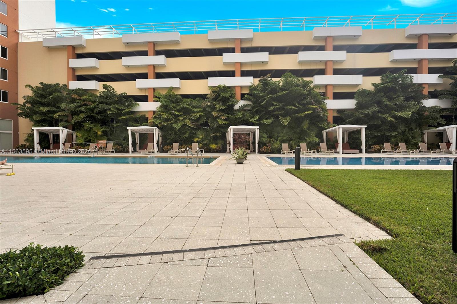 2775 NE 187th St 516, Aventura, Florida 33180, 2 Bedrooms Bedrooms, ,2 BathroomsBathrooms,Residentiallease,For Rent,2775 NE 187th St 516,A11563595