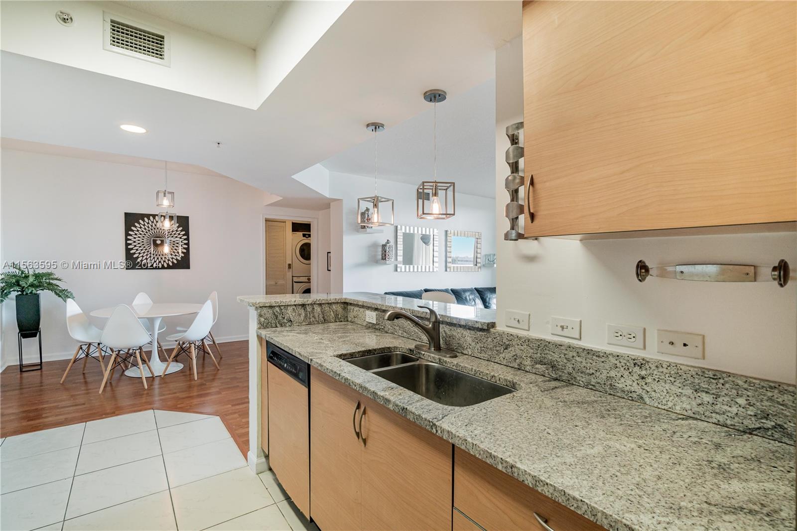 2775 NE 187th St 516, Aventura, Florida 33180, 2 Bedrooms Bedrooms, ,2 BathroomsBathrooms,Residentiallease,For Rent,2775 NE 187th St 516,A11563595