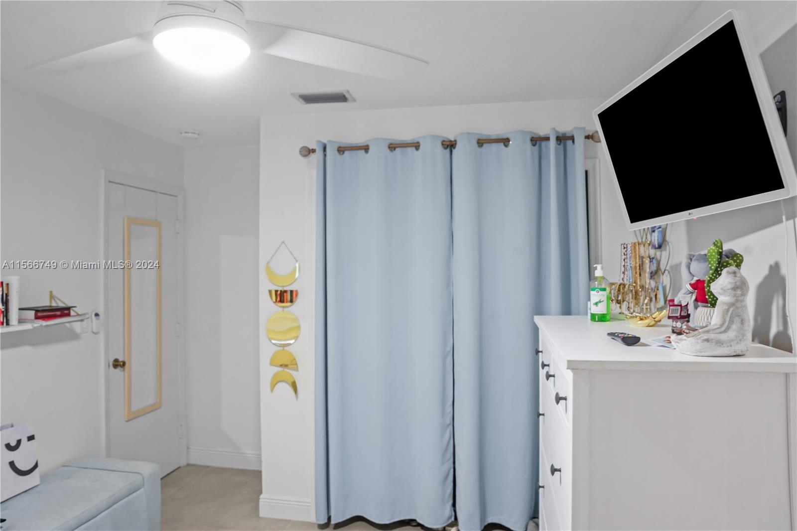 17946 SW 154th Pl, Miami, Florida 33187, 4 Bedrooms Bedrooms, ,2 BathroomsBathrooms,Residential,For Sale,17946 SW 154th Pl,A11566749