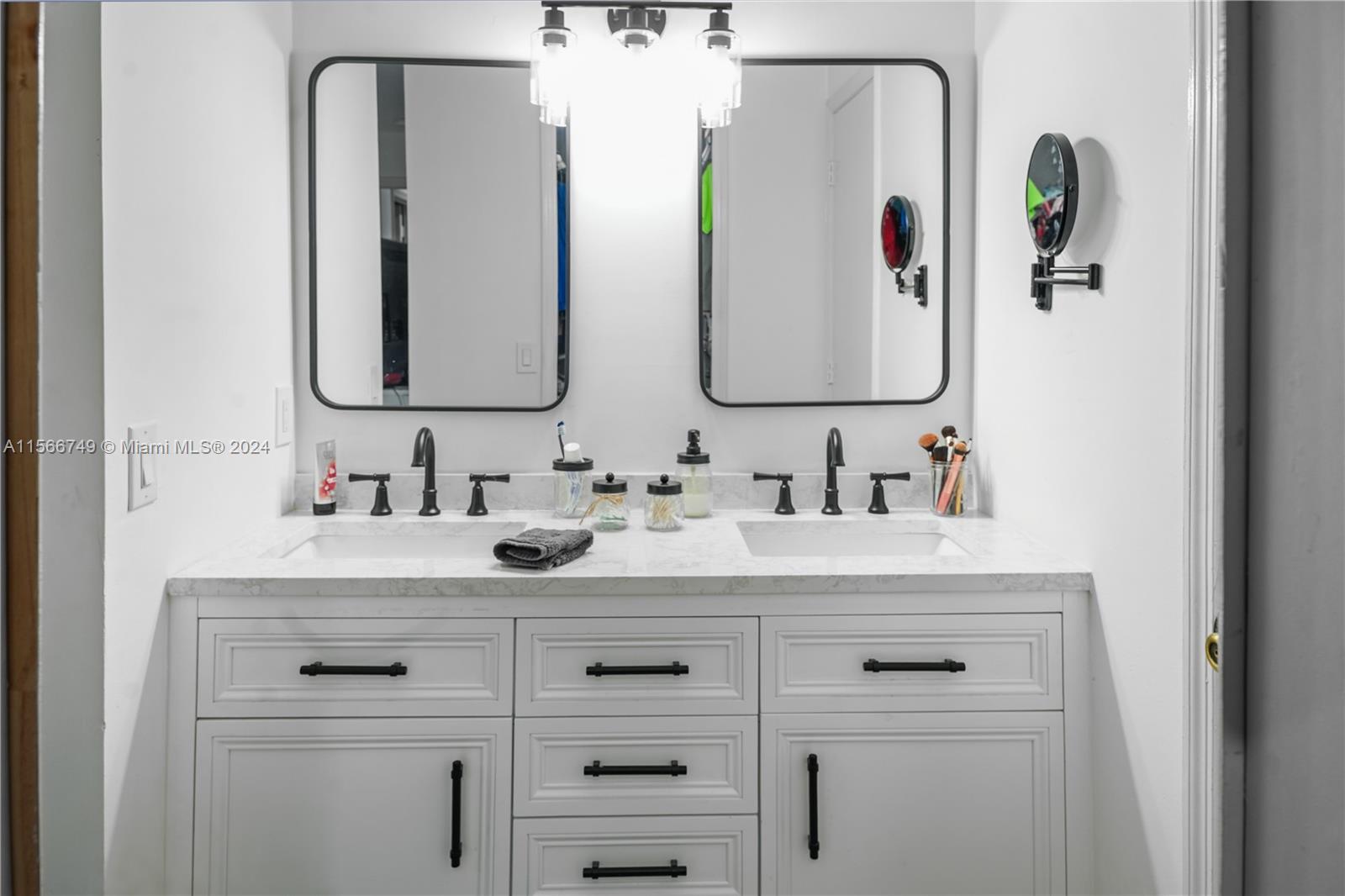 17946 SW 154th Pl, Miami, Florida 33187, 4 Bedrooms Bedrooms, ,2 BathroomsBathrooms,Residential,For Sale,17946 SW 154th Pl,A11566749