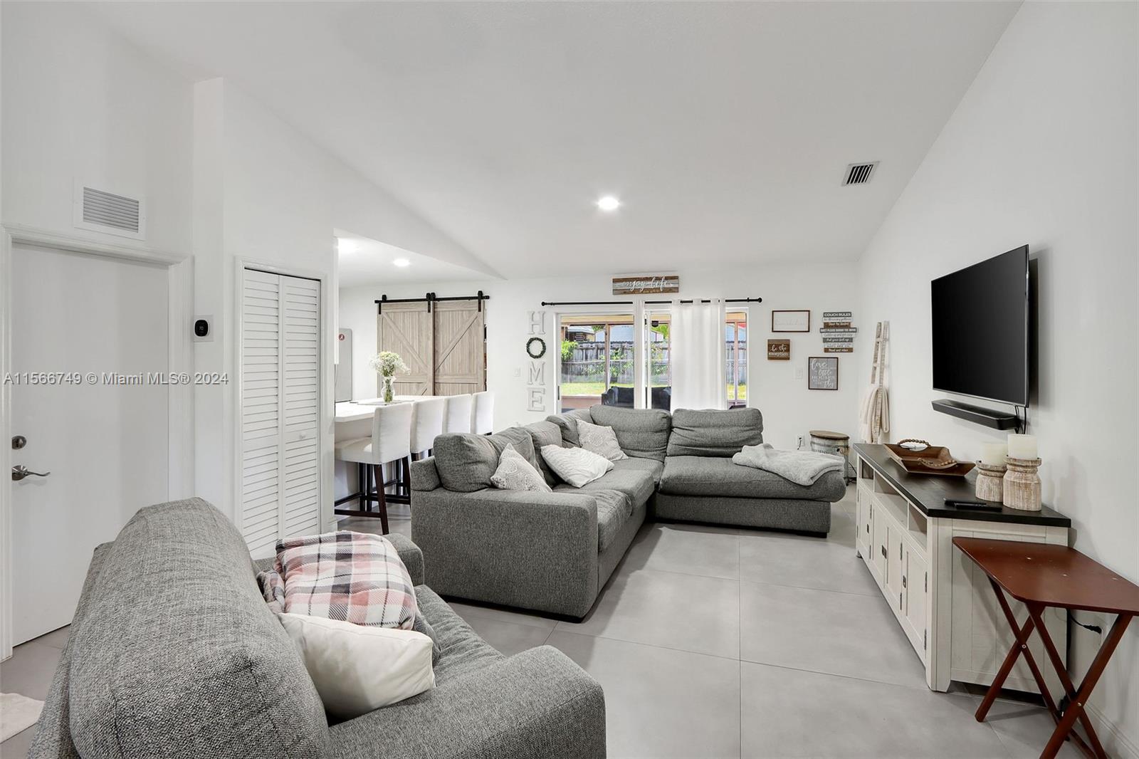 17946 SW 154th Pl, Miami, Florida 33187, 4 Bedrooms Bedrooms, ,2 BathroomsBathrooms,Residential,For Sale,17946 SW 154th Pl,A11566749